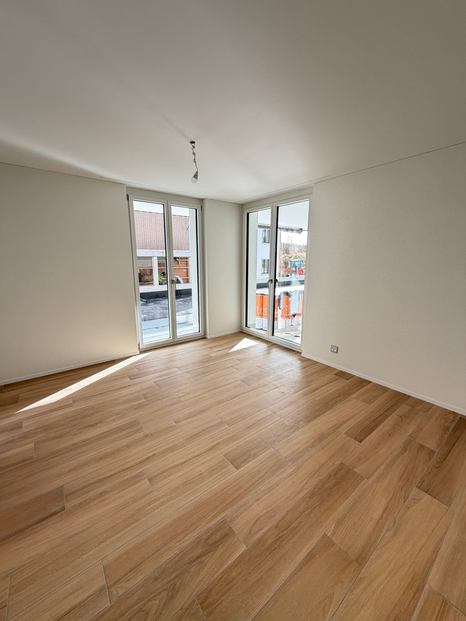 Moderne 3.5-Zimmer-Neubauwohnung im Erdgeschoss – 110 m² Wohnkomfort - Schlafzimmer