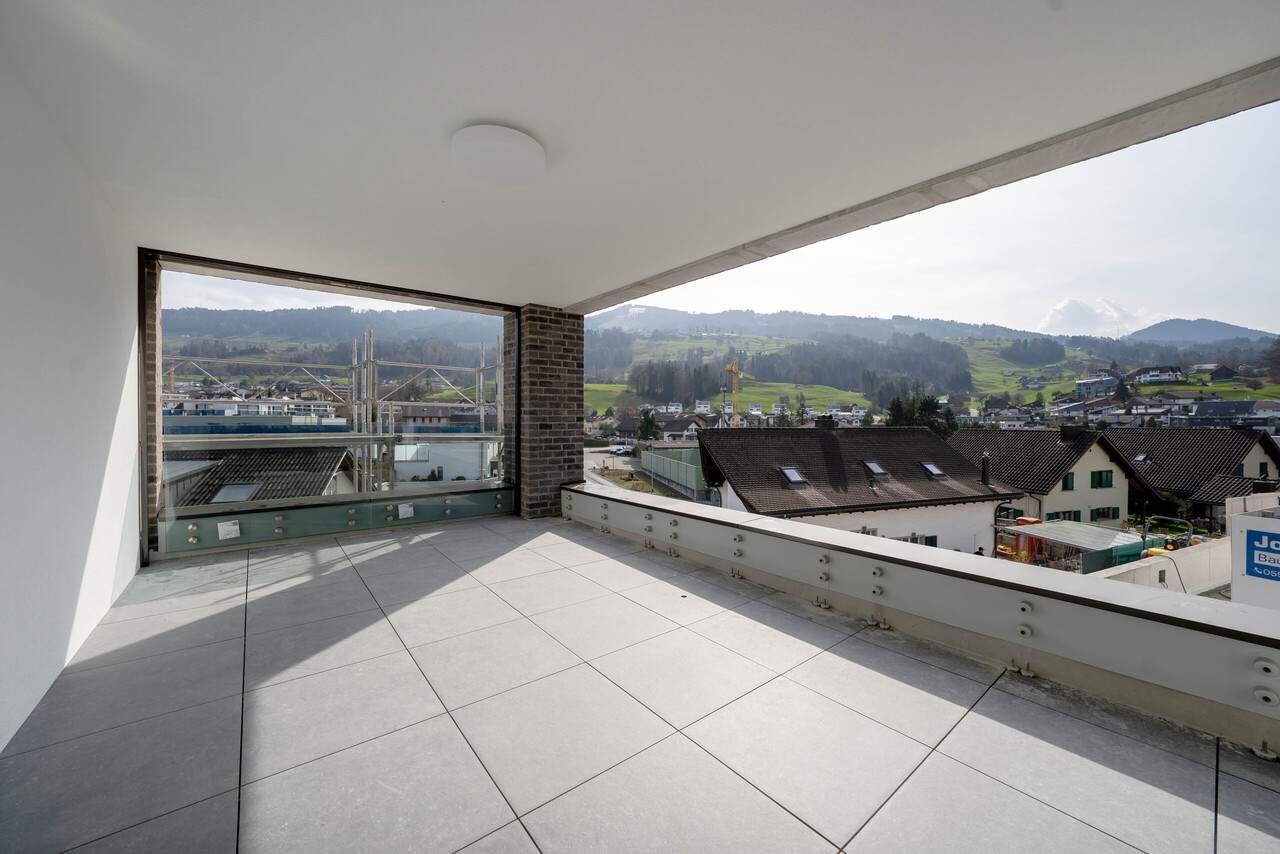 Traumwohnung mit schöner Loggia und Bergsicht - Bild 3