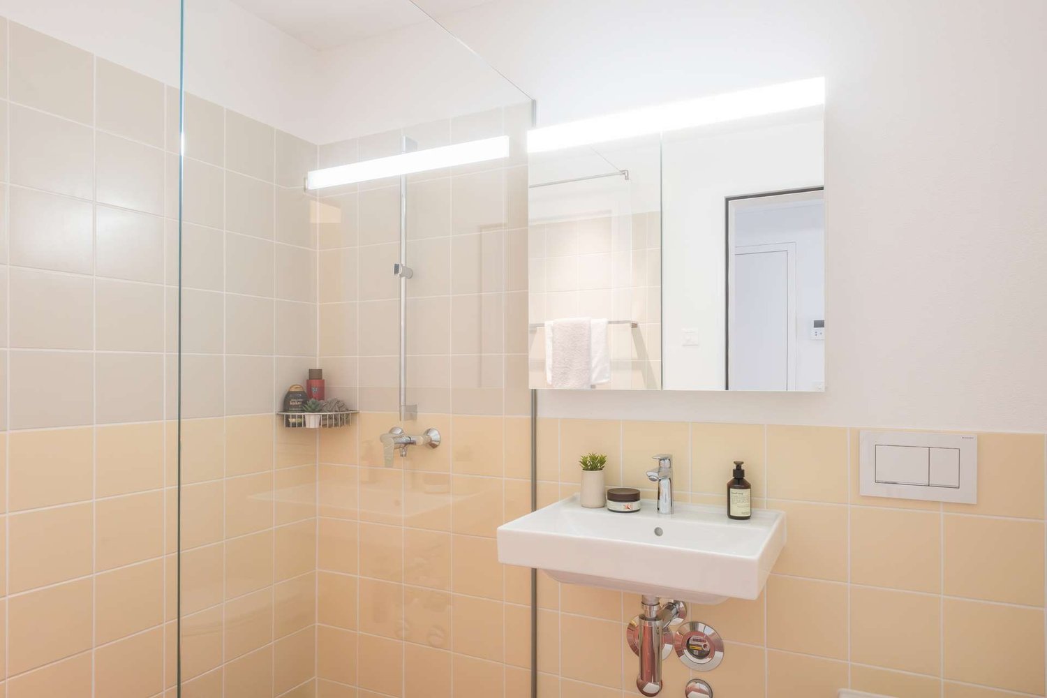 4.5-Zimmer-Neubauwohnung in der Überbauung 7 Lerchen in Kloten - Badezimmer