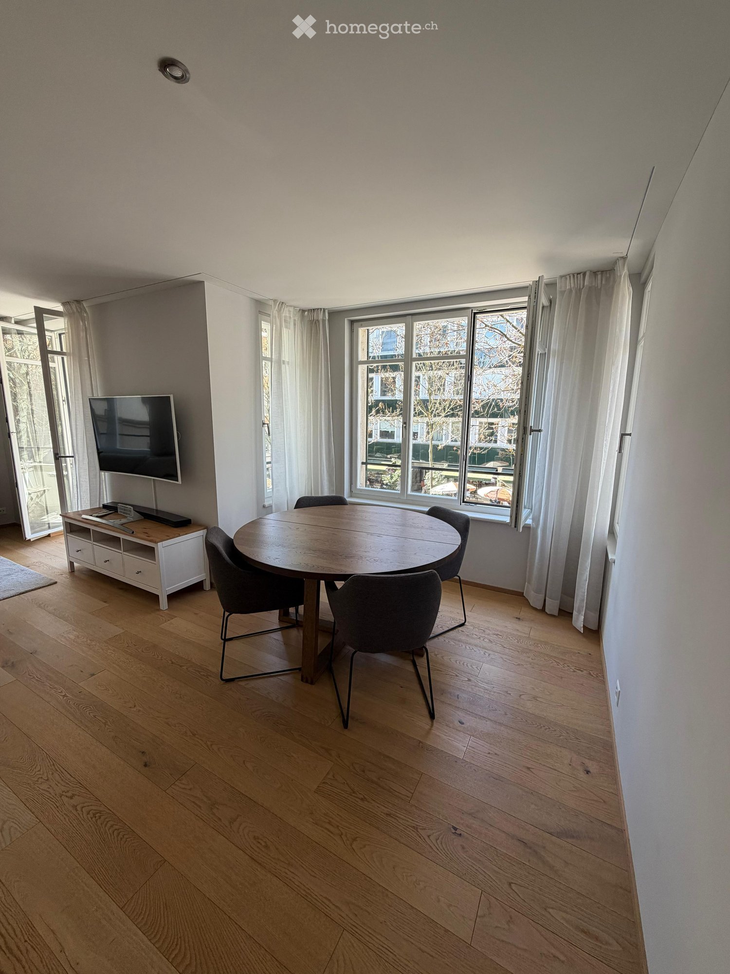 Moderne 2.5-Zimmer Wohnung mit Balkon im Seefeld - Bild 3