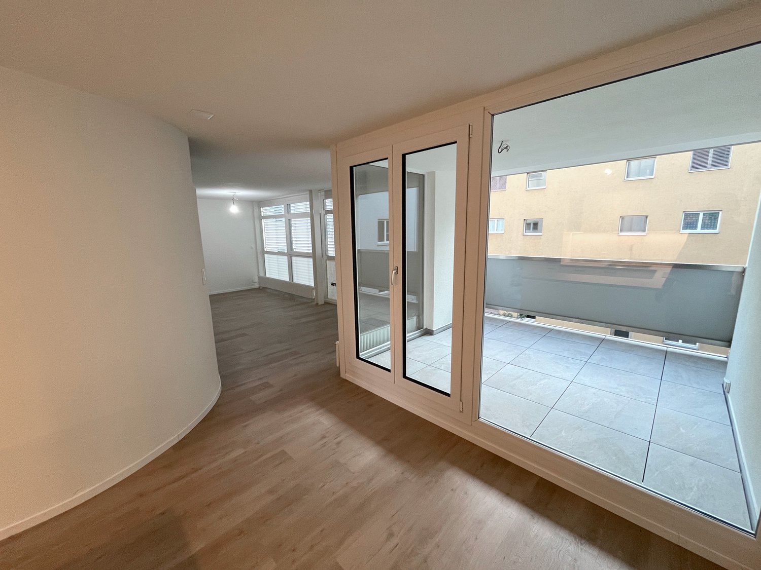 Sanierte 3.5-Zi-Whg mit Terrasse und Balkon - IMG_1414