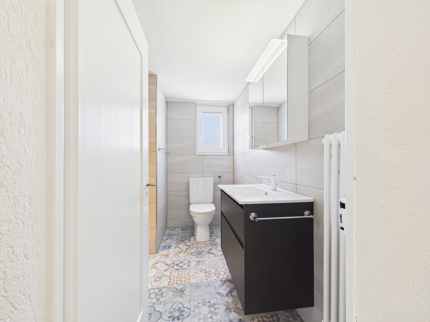 Stilvoll kernsanierte 3.5-Zimmer-Wohnung mit Gartenmitbenutzung - Bild 13