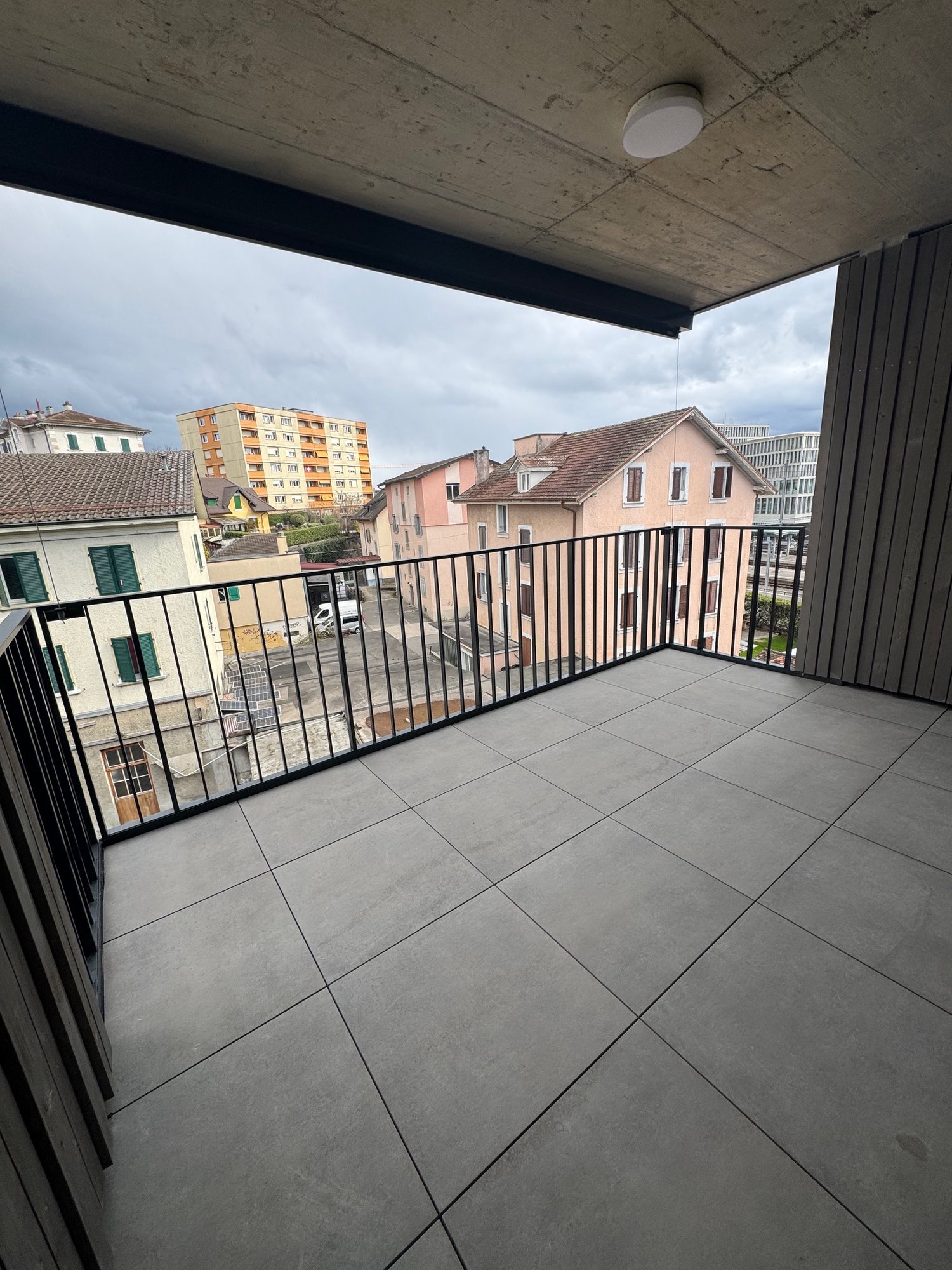 Appartement neuf de 2,5 pièces avec grand balcon situé en face de la gare de Renens - Bild 8