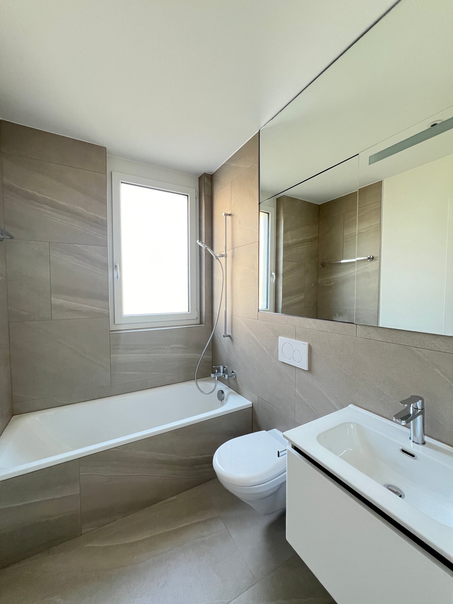 Moderne Wohnung mit grossem Balkon an zentraler Lage - Bild 4