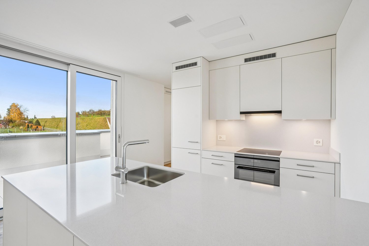 Attika mit Abendsonne moderner Erstbezug in Gossau SG - Bild 1