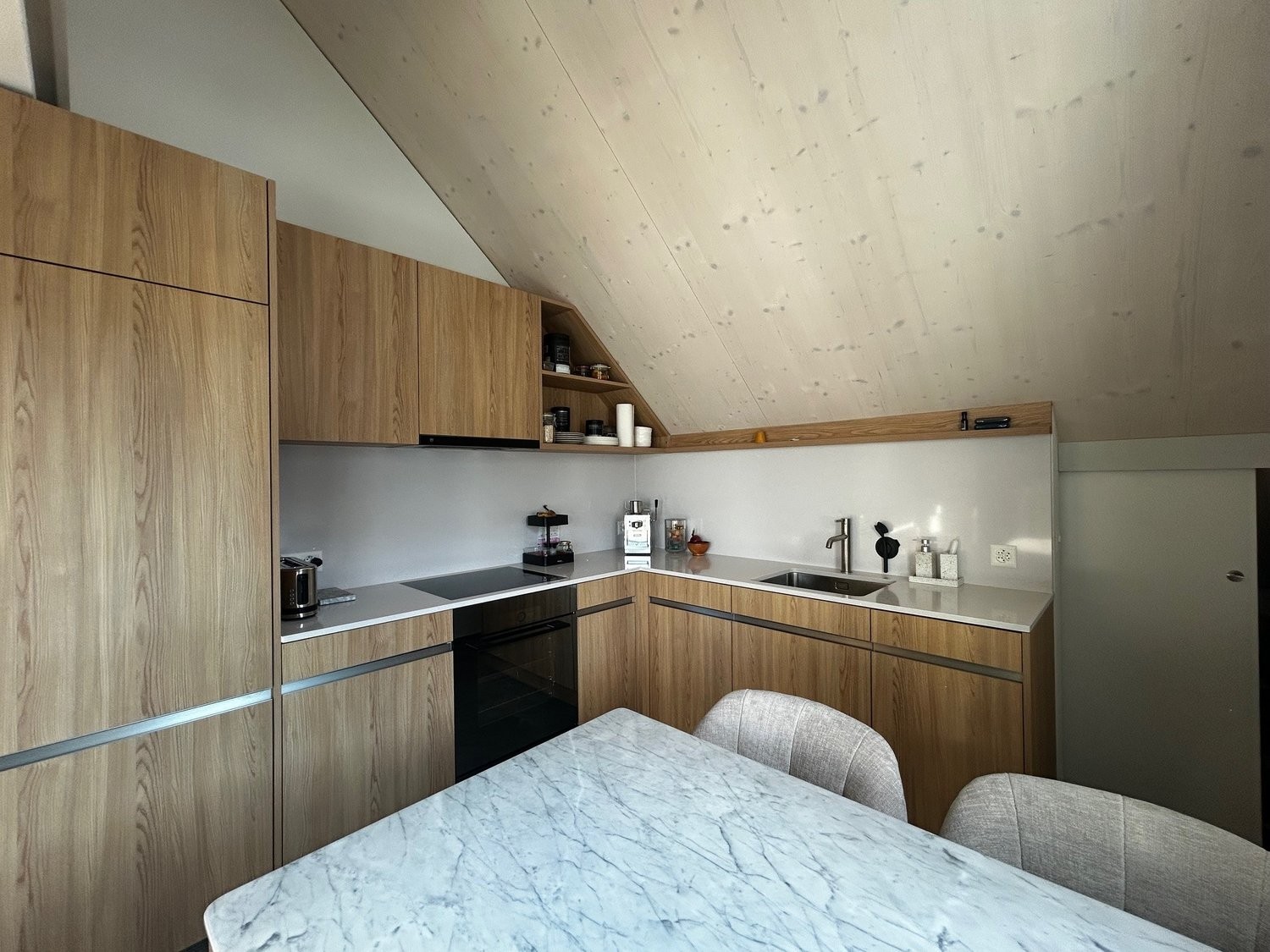 3-Maisonettezimmerwohnung direkt am Bahnhof Rüti - Küche