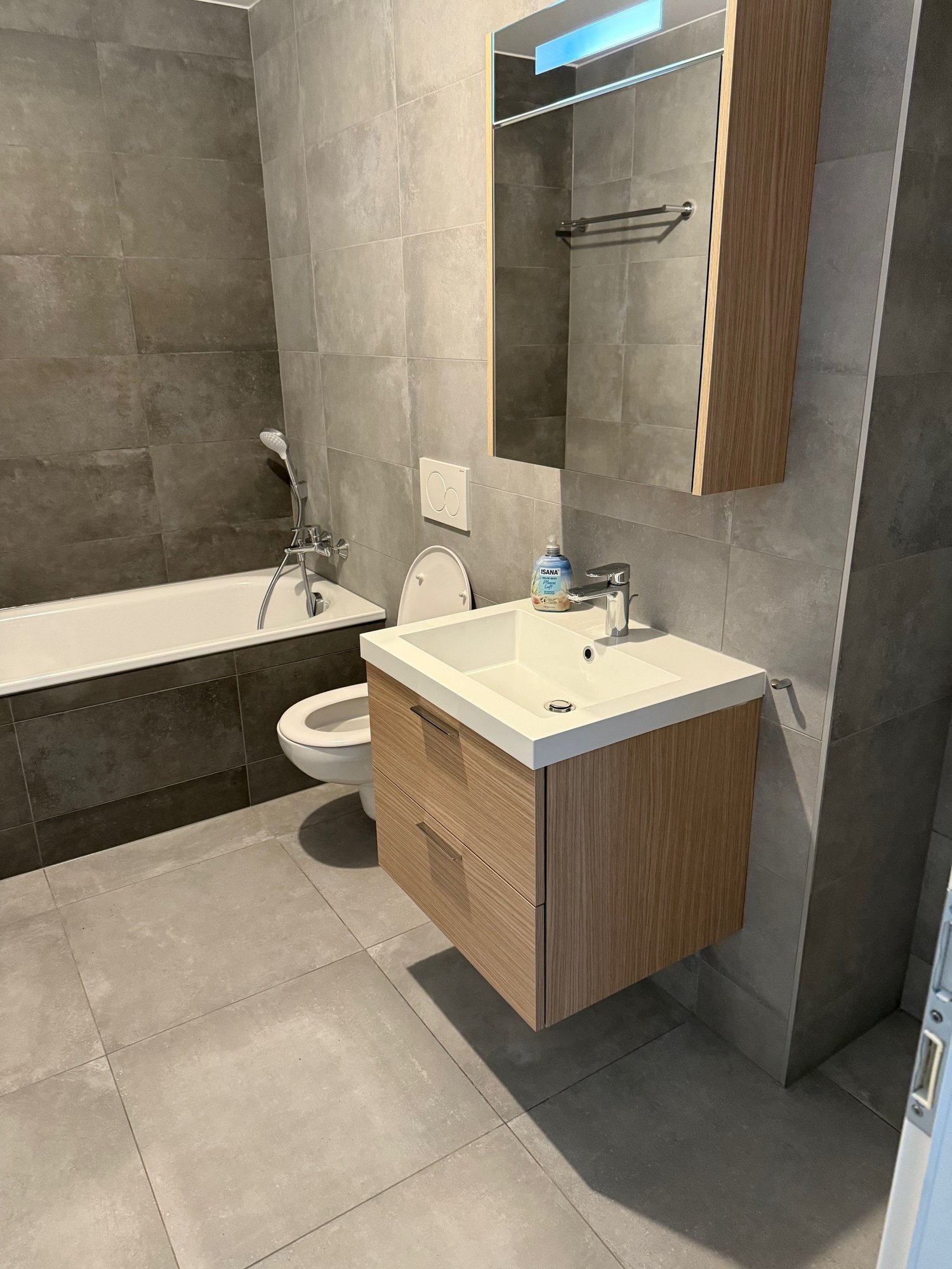 Magnifique appartement moderne de 2.5 pièces avec grande terrasse à Vouvry - Bild 6