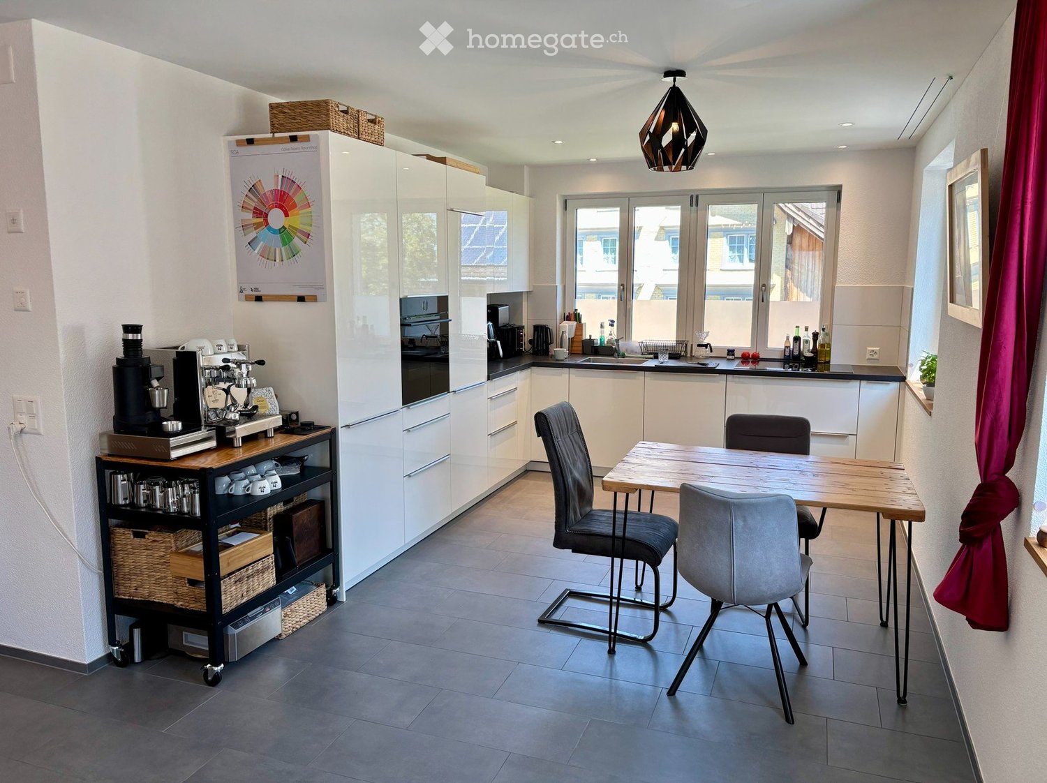 Grossflächige 2.5 Zimmer-Wohnung, steuergünstig gelegen - Bild 1