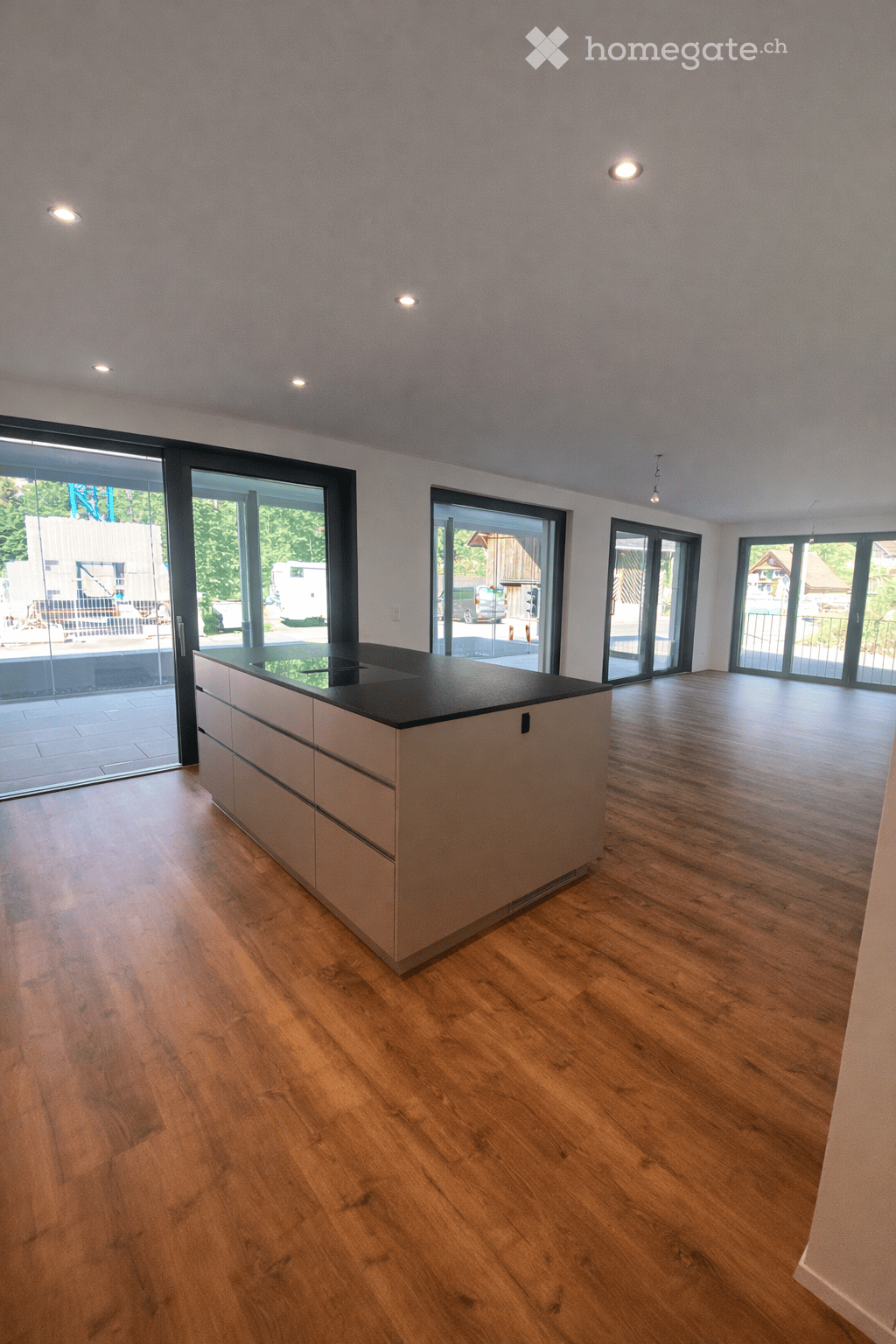 Grossflächige moderne Wohnung mit verglaster Terrasse - Bild 5