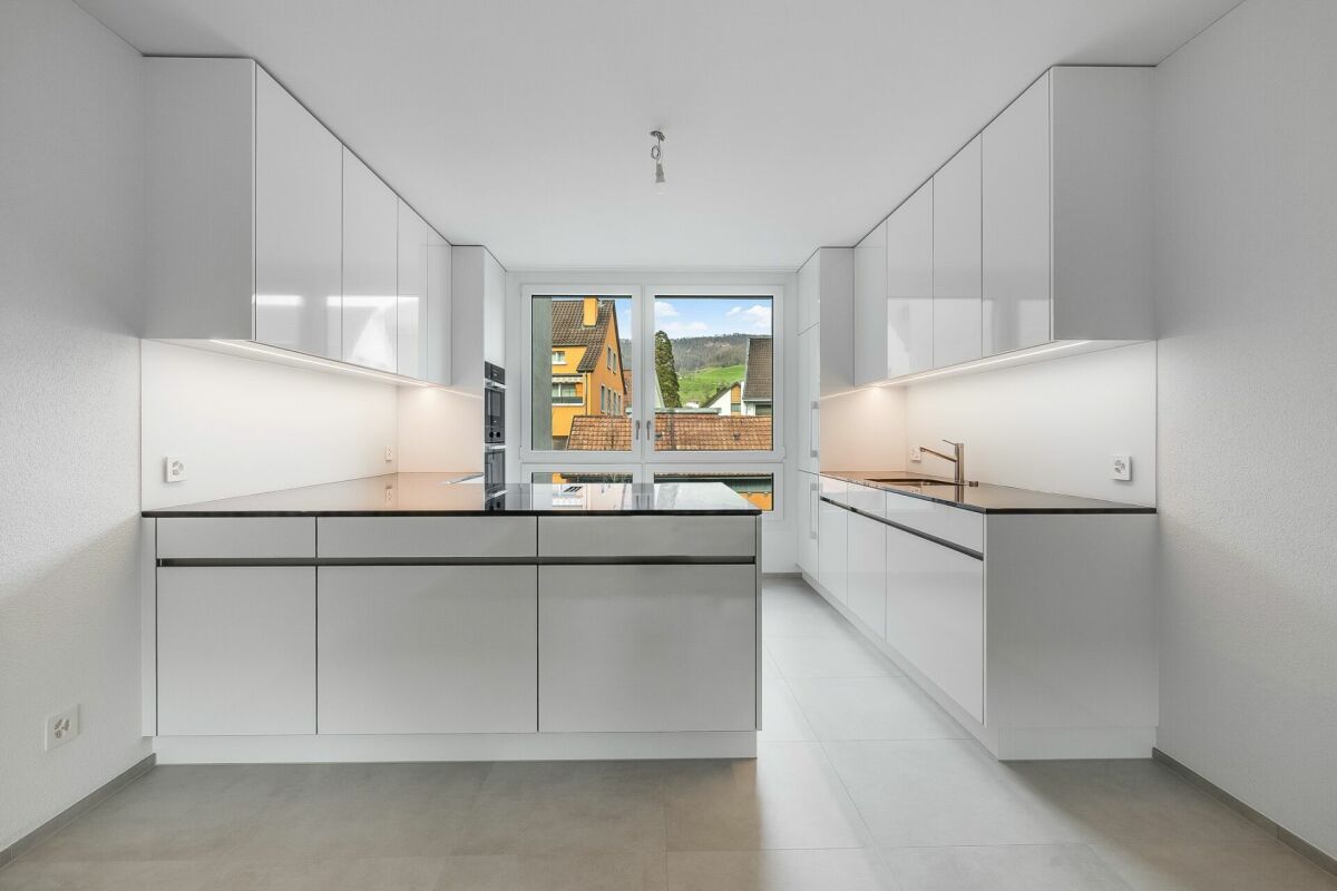 Erstvermietung - Attraktive 3 1/2-Zimmer-Wohnung mit Loggia und Einstellplatz im Zentrum von Sissach - Bild 2