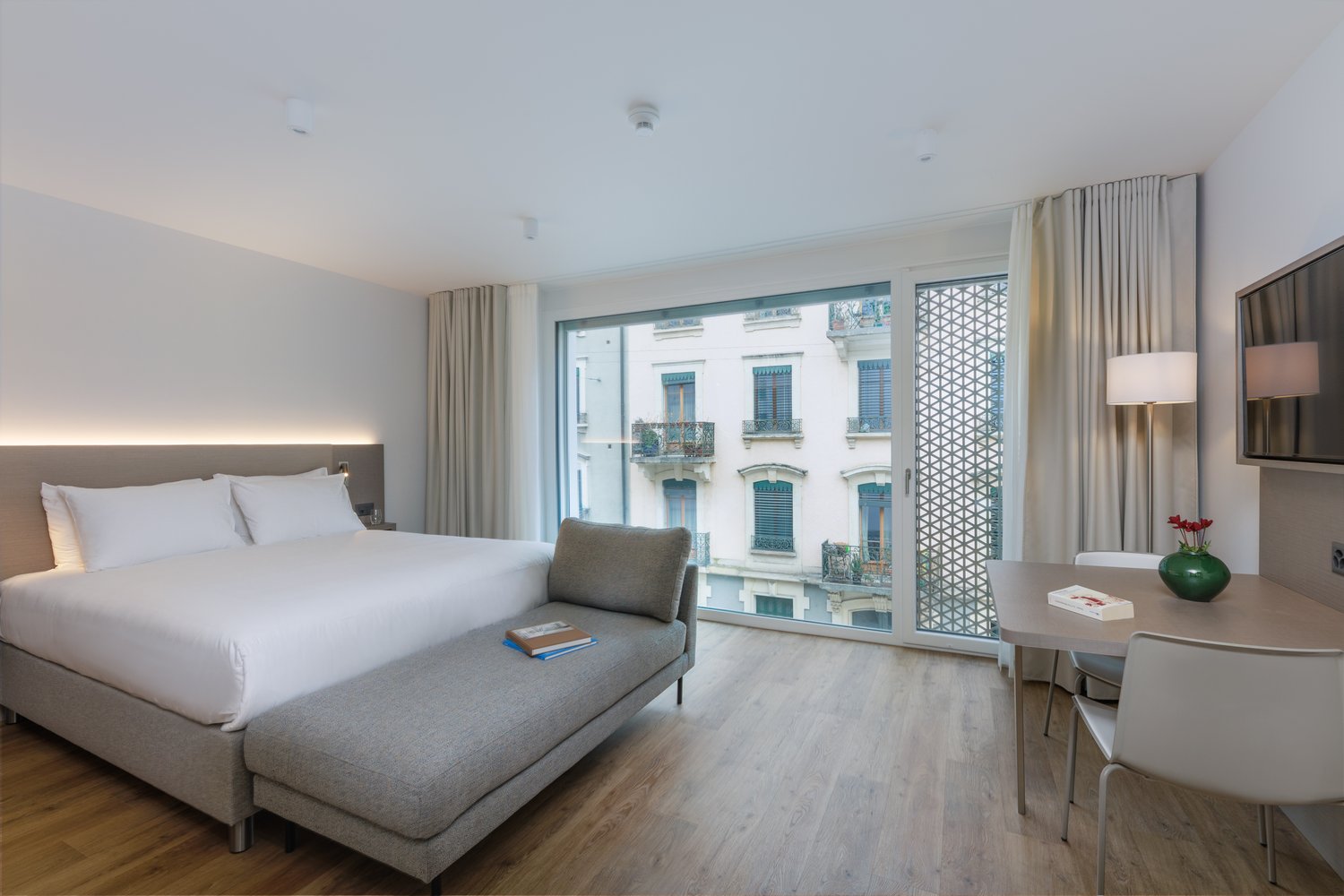 Base Standard Superior - Genève - Bild 1