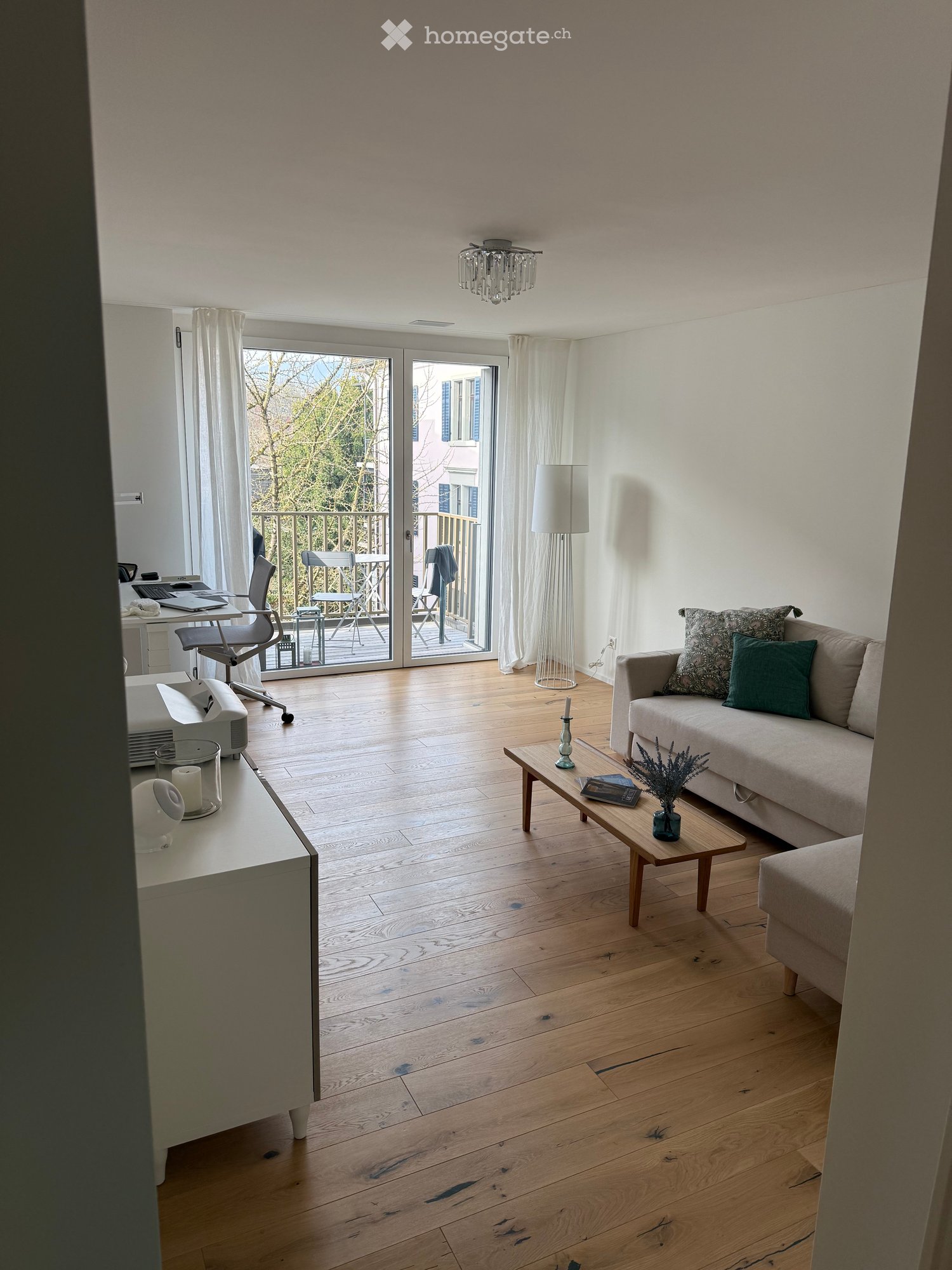 Moderne 2.5-Zimmer-Neubau-Wohnung mit Balkon in Hottingen - Bild 1