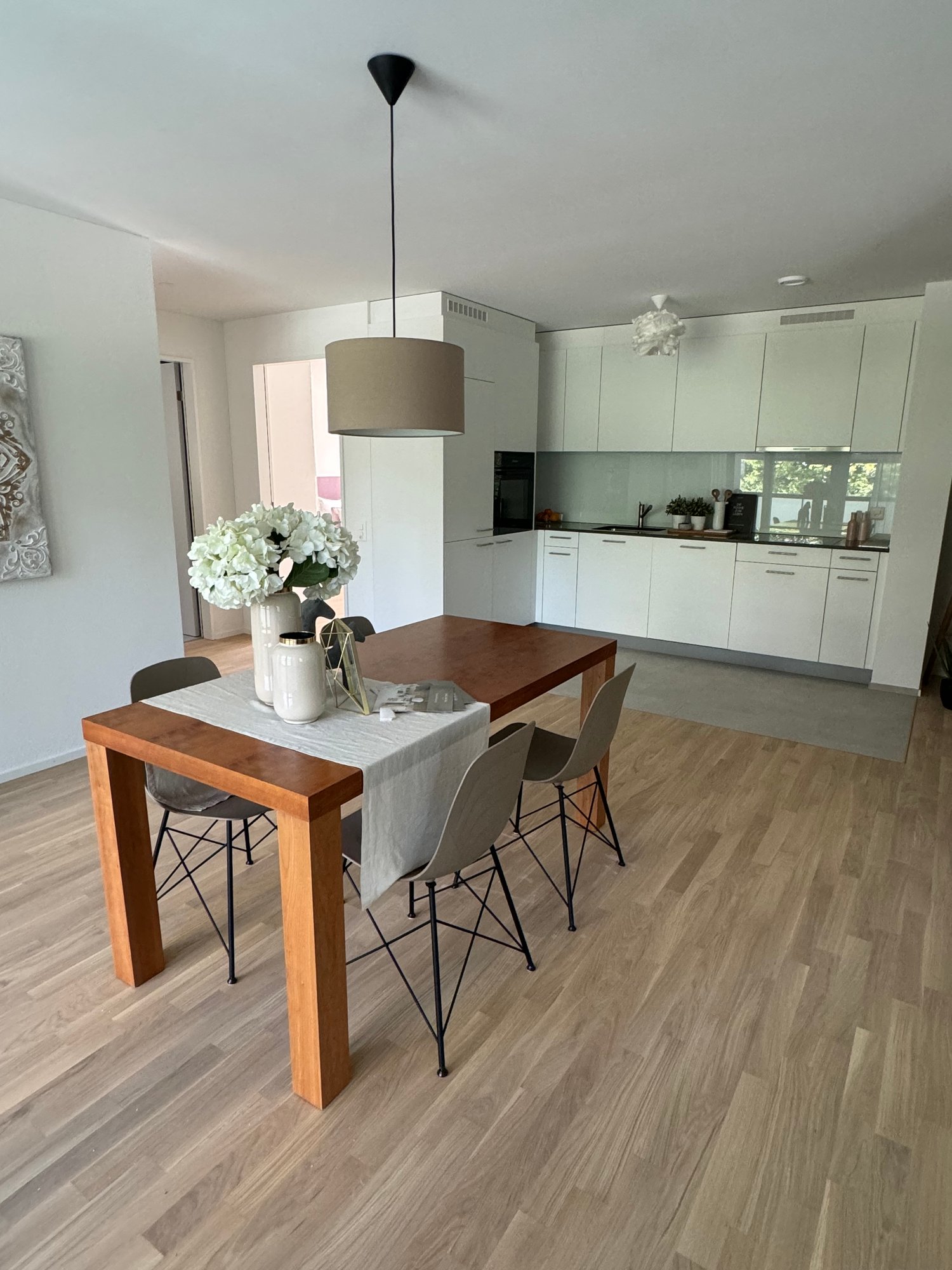 Top moderne 3,5-Zimmer-Whg (2.OG) mit Loggia, Lift + eigenem Waschturm - Bild 6