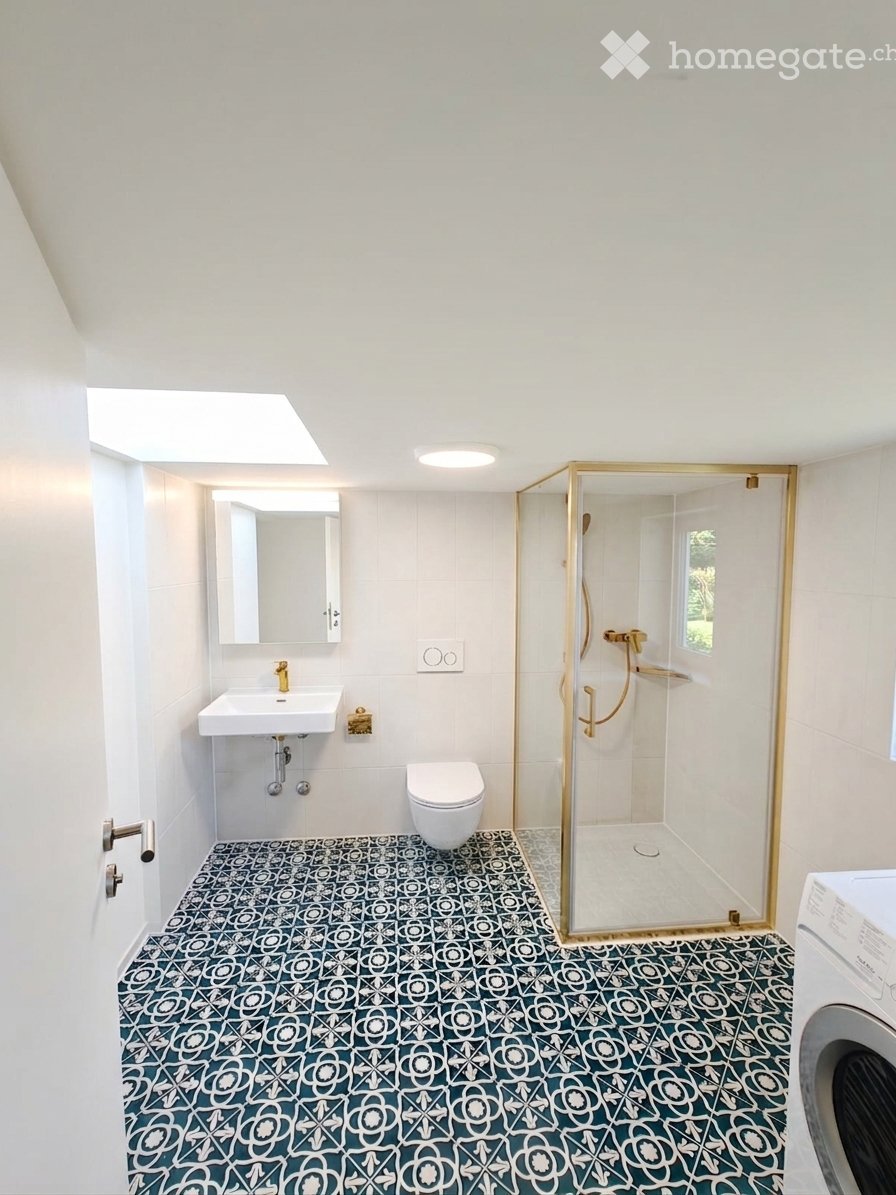 Kernsaniertes 1.5-Zi-Bijou | 50m2 |  im Zentrum | Aussicht - Bild 1