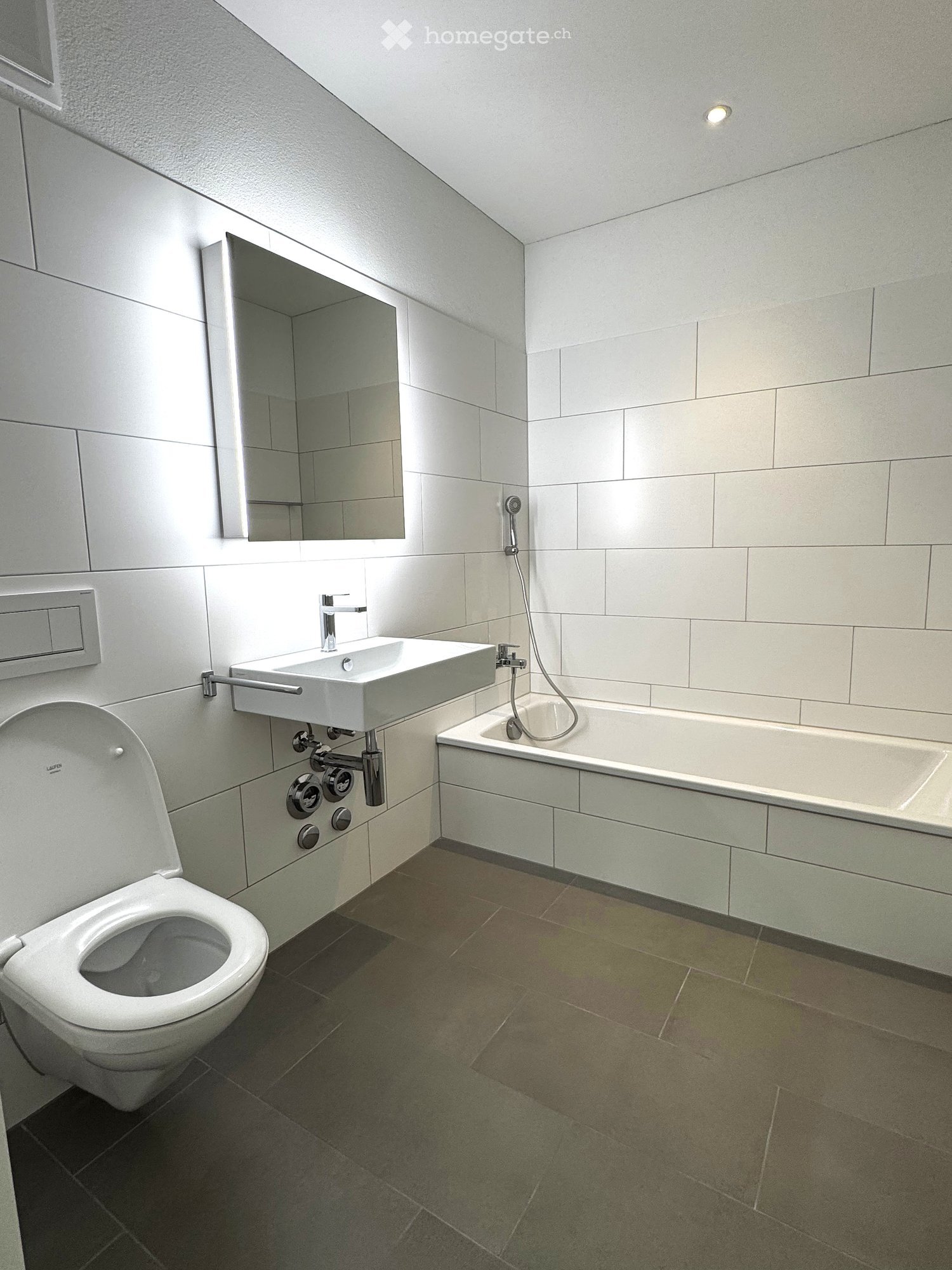 Moderne 4.5-Zimmer-Wohnung mit Balkon und Seeblick in Schmerikon - Bild 3