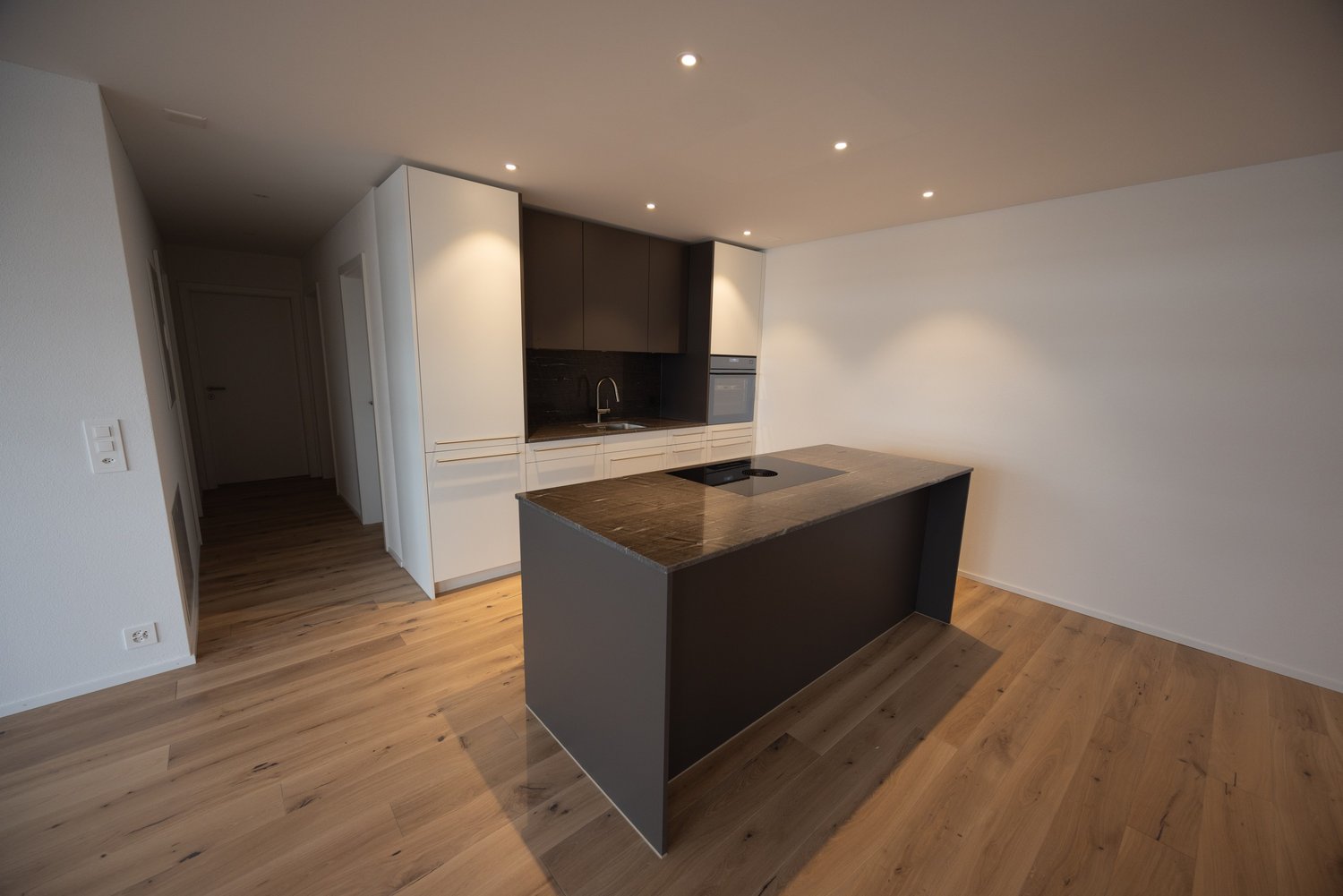 Moderne 4.5-Zimmer-Neubau-Wohnung mit Balkon in Affeltrangen - Bild 1