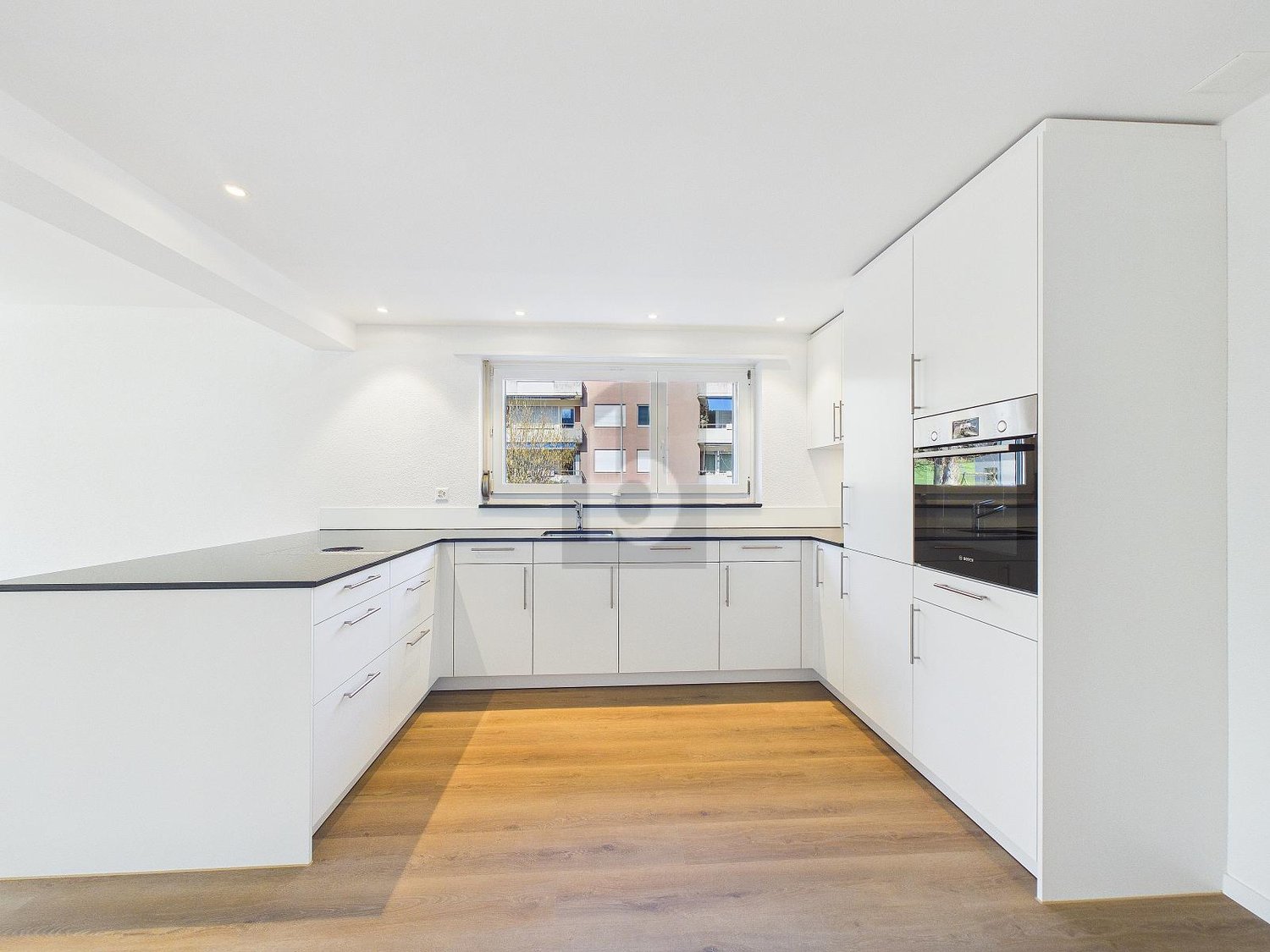 KOMPLETT SANIERT MIT OFFENER KÜCHE - Bild 2