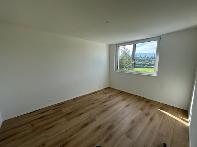 ERSTVERMIETUNG / 4 1/2- bis 5-Zimmer-Hausteil im Grünen mit Panoramablick - Bild 6