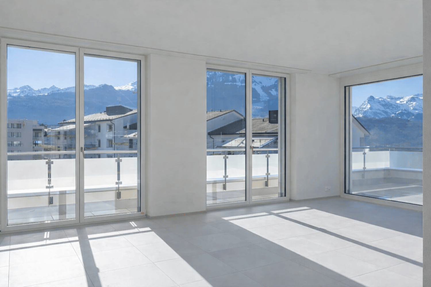 Erstvermietung: 3.5-Zimmer-Attikawohnung mit See- und Bergblick - Bild 1