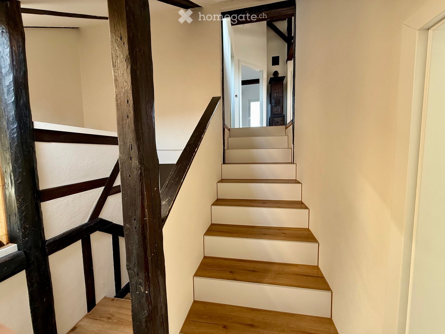 Kernsaniertes 5.5 Zimmer Haus mit 145 m² und Parkplätzen - Bild 7