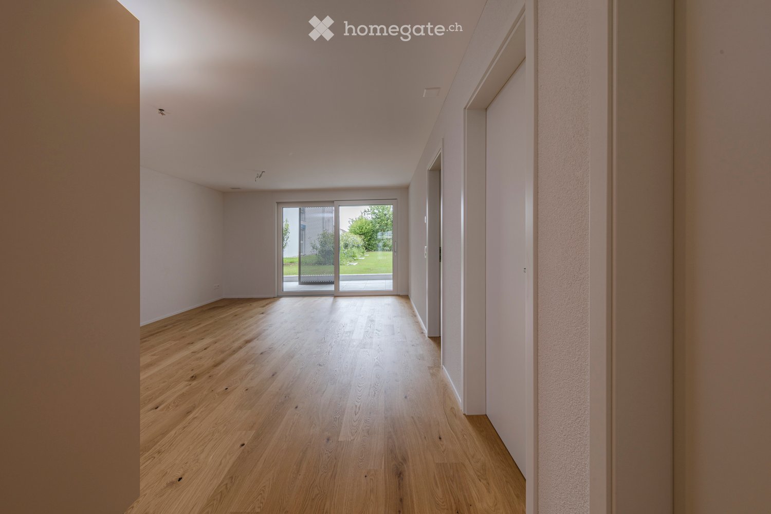 Moderne 2.5-Zimmer-Wohnung mit Terrasse in Feldbrunnen - Bild 2