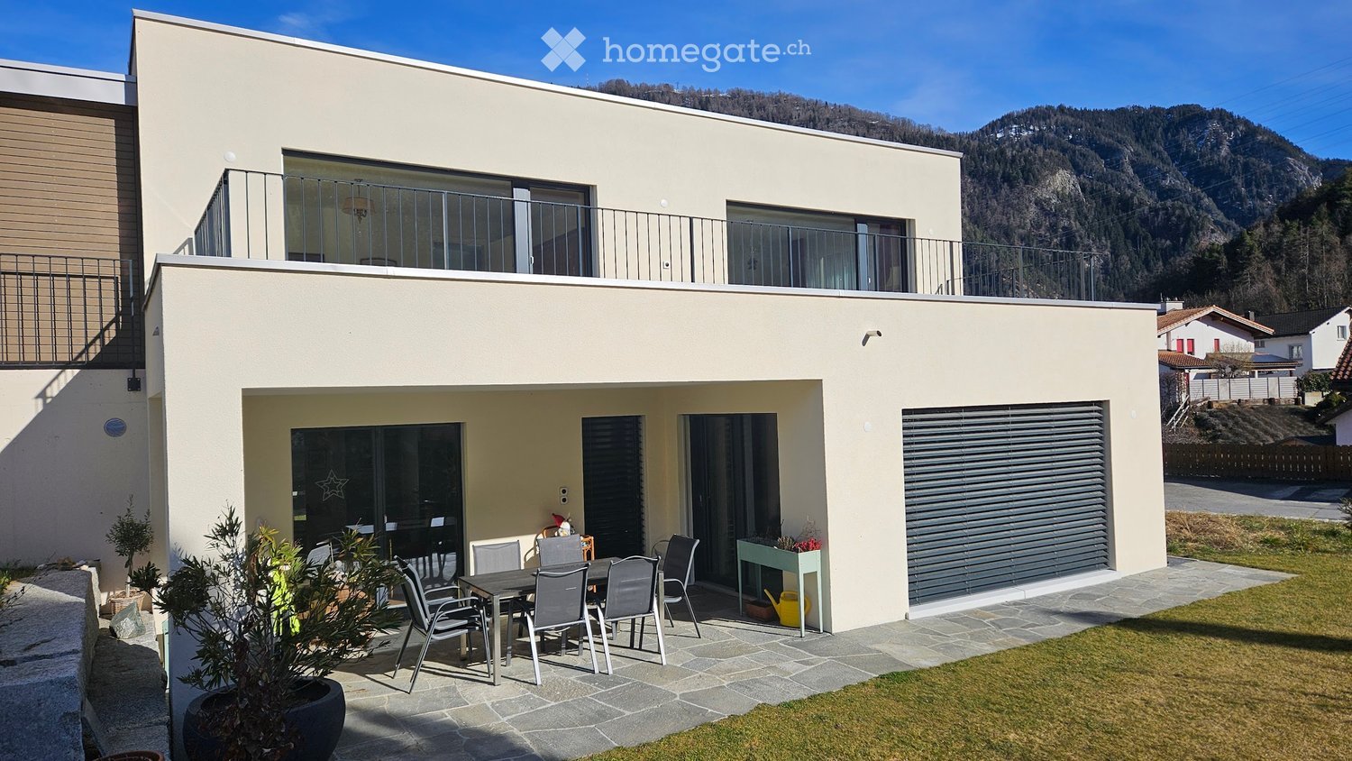 Modernes 4.5-Zimmer-Einfamilienhaus mit Garten an bester Lage in Rhäzüns - Bild 1