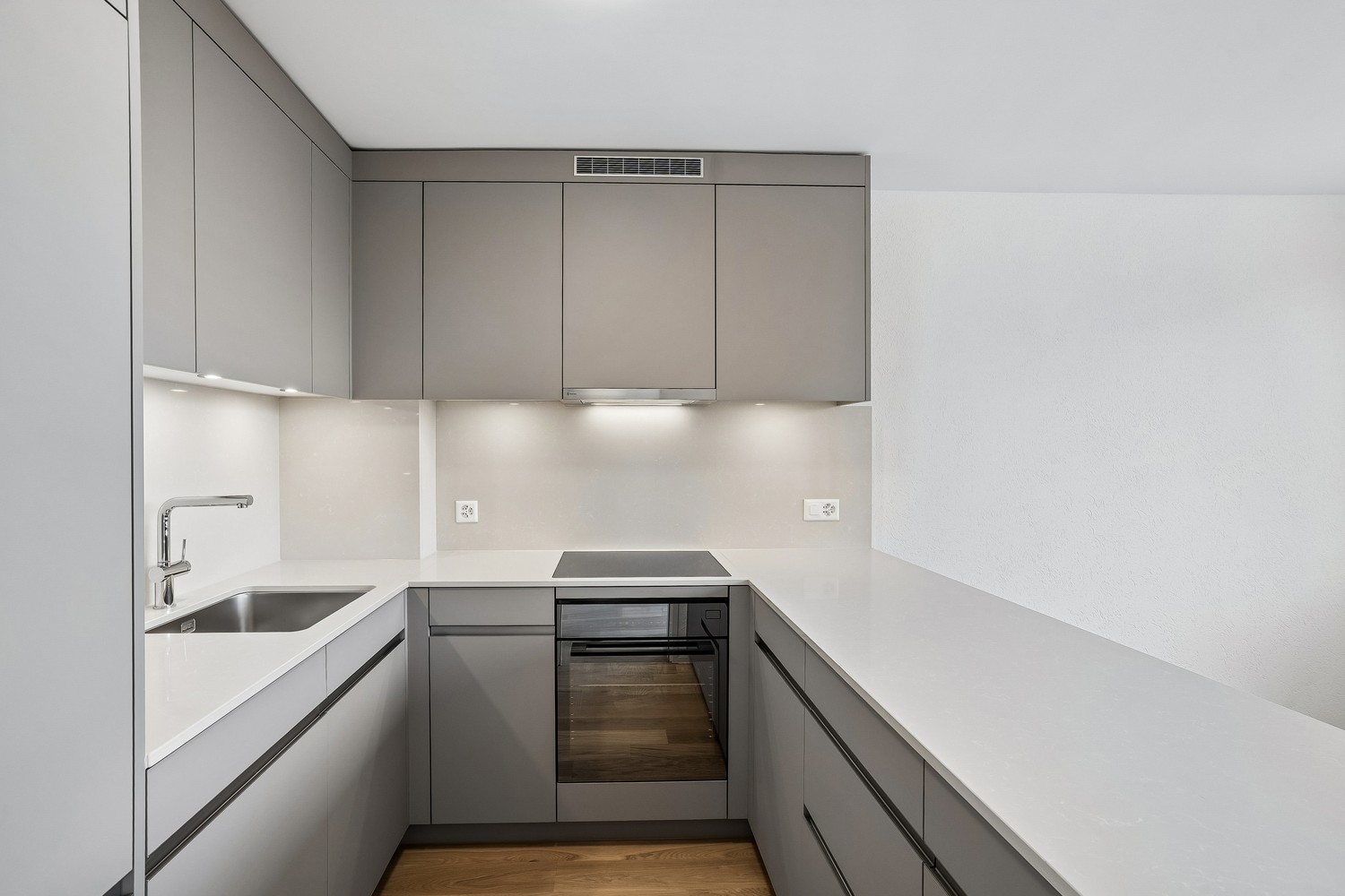 Exklusive Erstvermietung  Moderne 2.5 Zimmer Wohnungen mit Aussicht - Bild 7