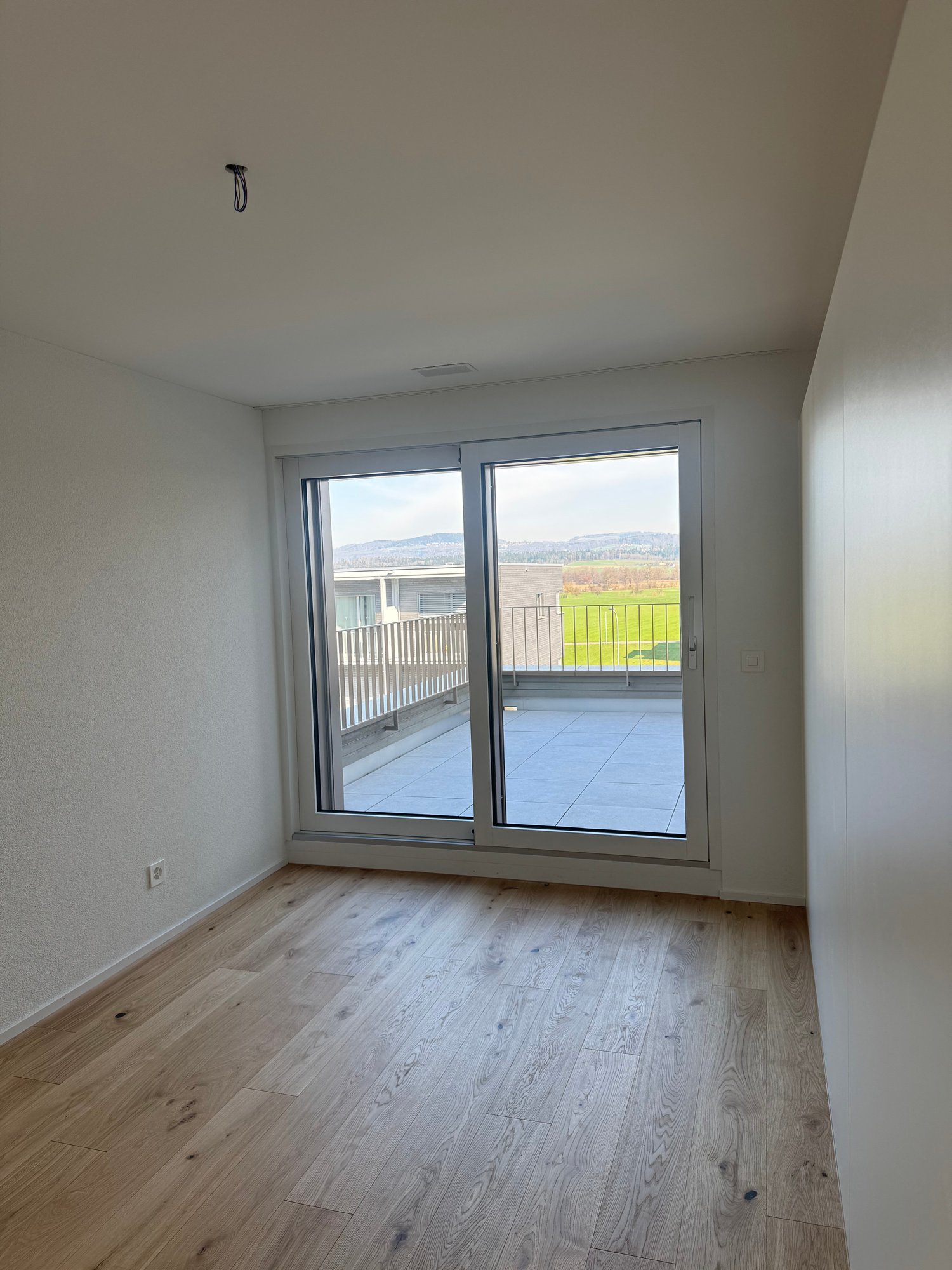 Erstbezug 4.5 Zimmer Attika-Wohnung in neuer Überbauung Roggächer Nord - Bild 8