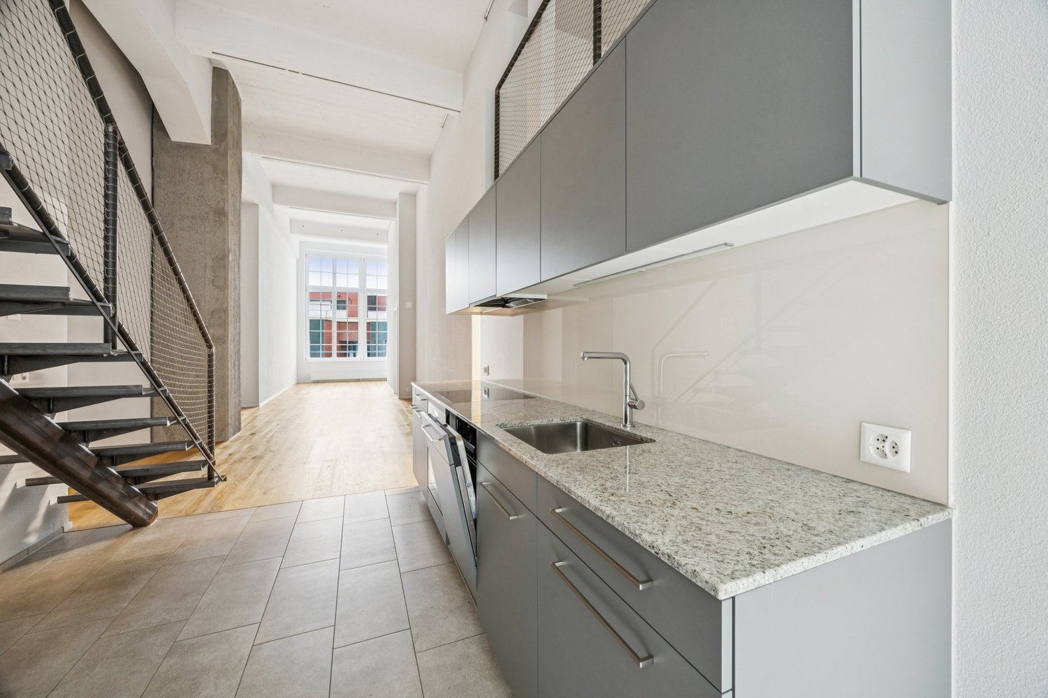 Moderne 2.5-Zimmer-Neubauwohnung direkt am Bahnhof - Küche