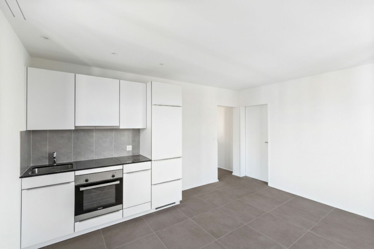 Helle 2.5-Zimmer-Wohnung mit Balkon - Bild 2