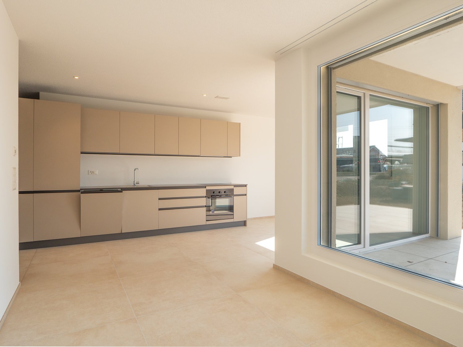 NEUBAU ERSTBEZUG: Einzigartiges Wohnen an ruhiger Lage - Bild 2