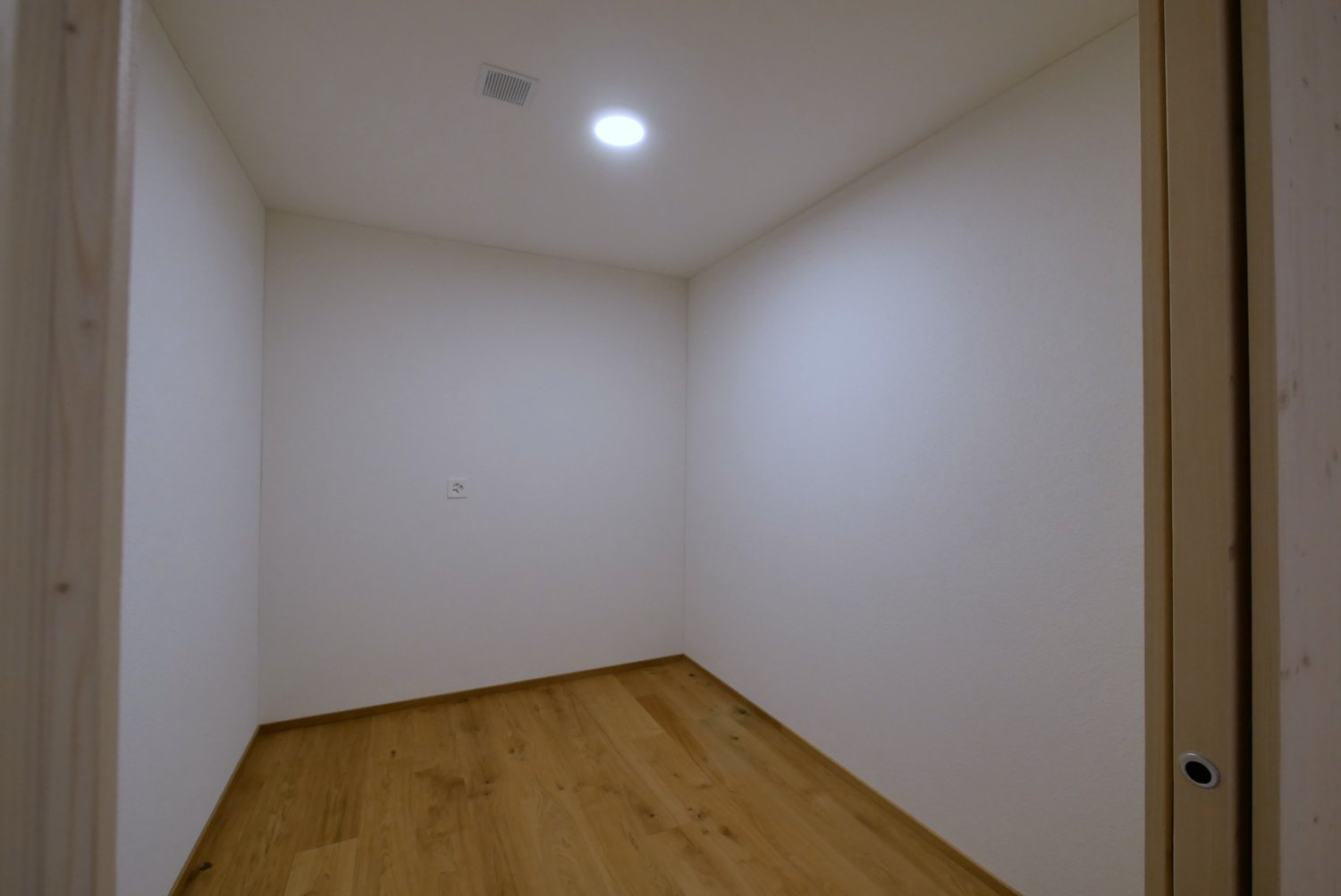 Neubau an zentraler Lage - Reduit