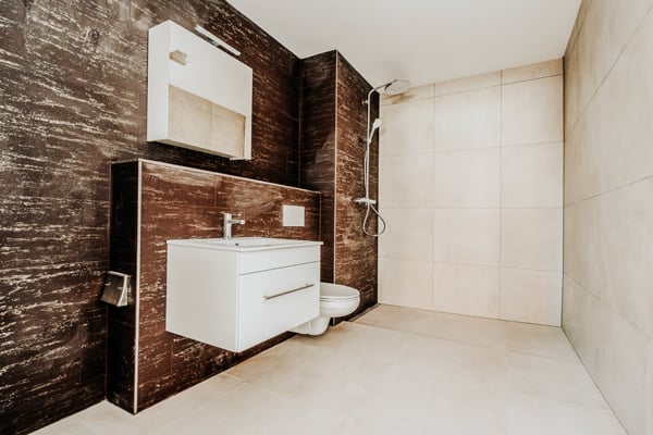 1 – Zimmer kernsanierte Wohnung mit Seeterrasse direkt am See gelegen - Bild 3