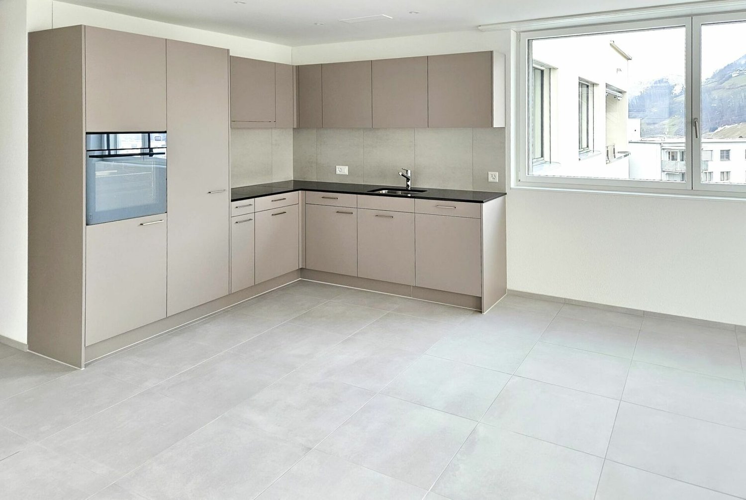 Erstvermietung: 2.5-Zimmer-Attikawohnung mit See- und Bergblick - Bild 5