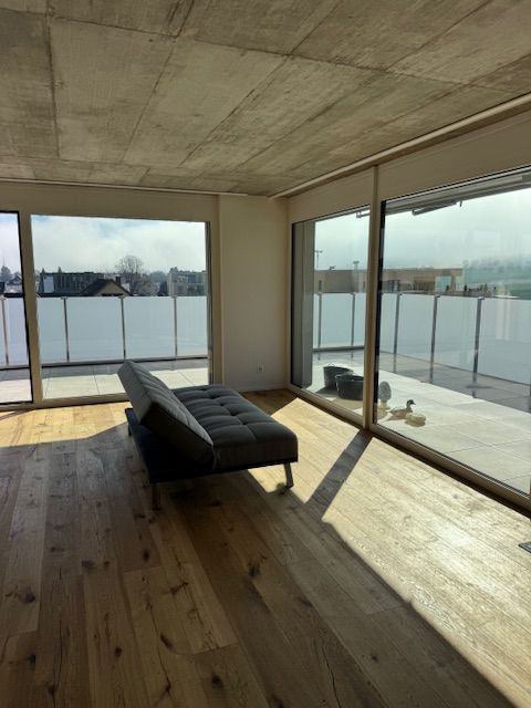 Ab sofort - Tolle 2.5 Zi Attika im Loftstyle mit 65 m2 BGF und 60 m2 Dachterrasse - Bild 4