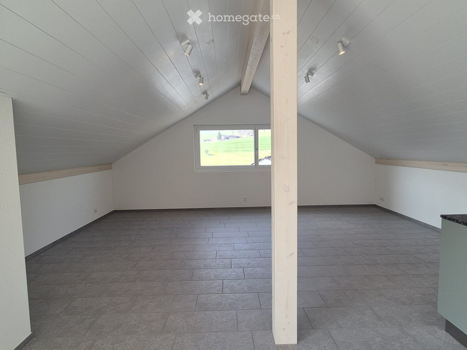 Grosszügige 2.5 Zimmer Dachwohnung mit Panoramablick ins Grüne in Densbüren - Bild 8