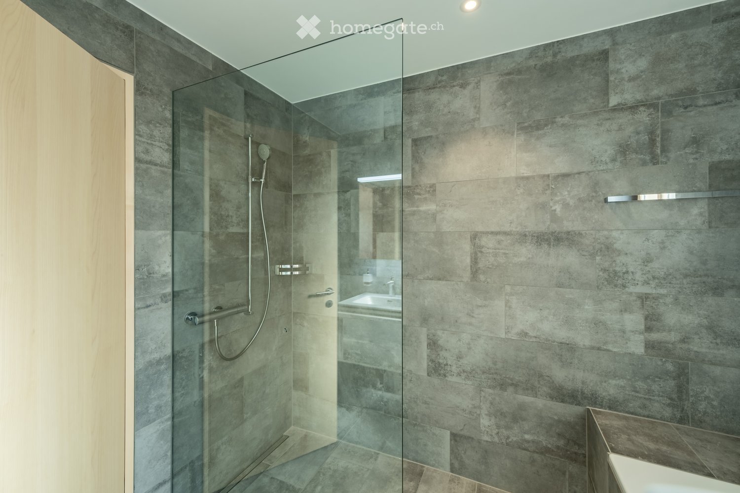 Moderne 3.5-Zimmer-Neubau-Wohnung mit Bergblick in Weite - Bild 4