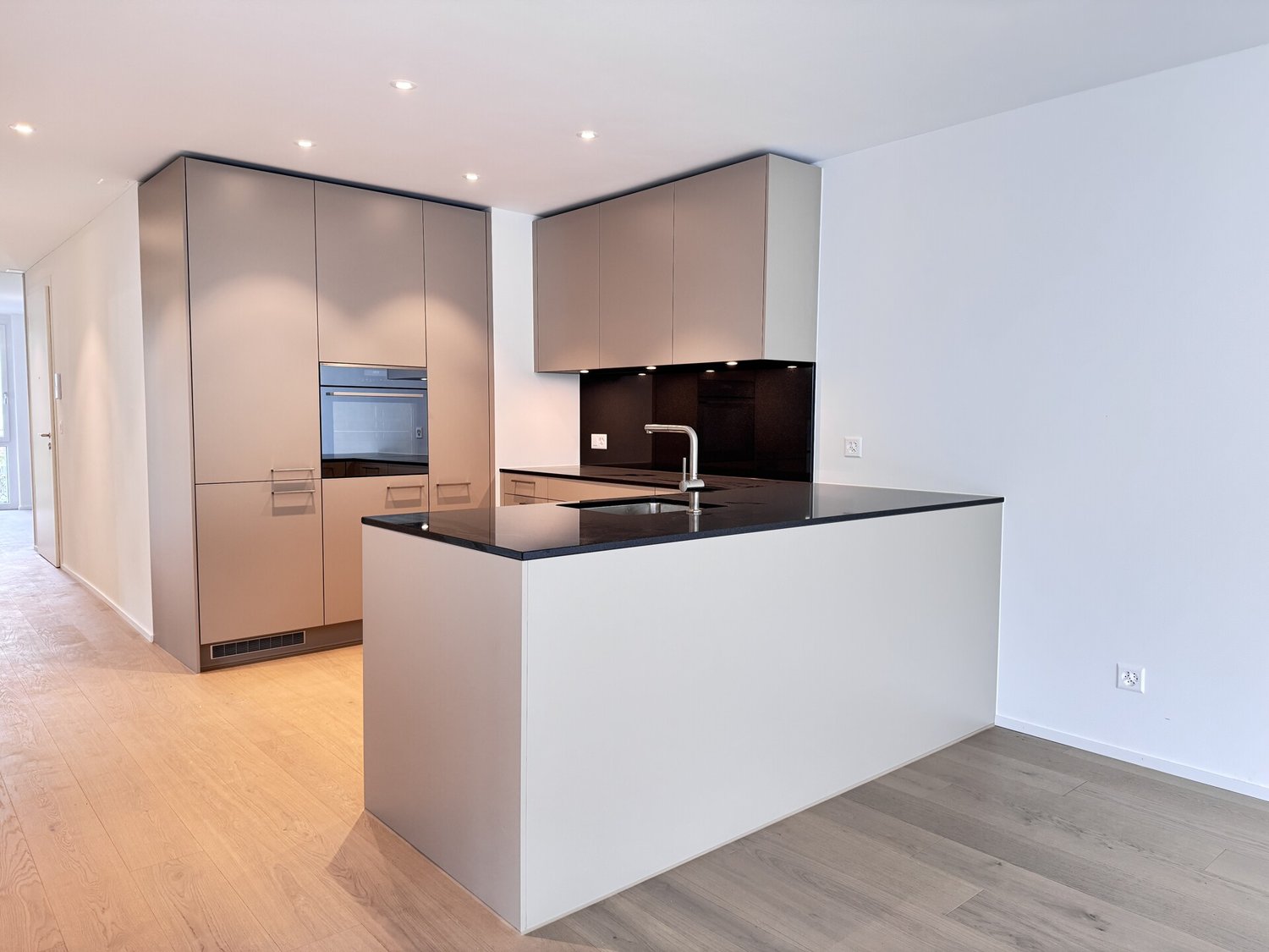 4.5 Zimmer Neubau-Wohnung im Erdgeschoss - 20260327_094323341_iOS