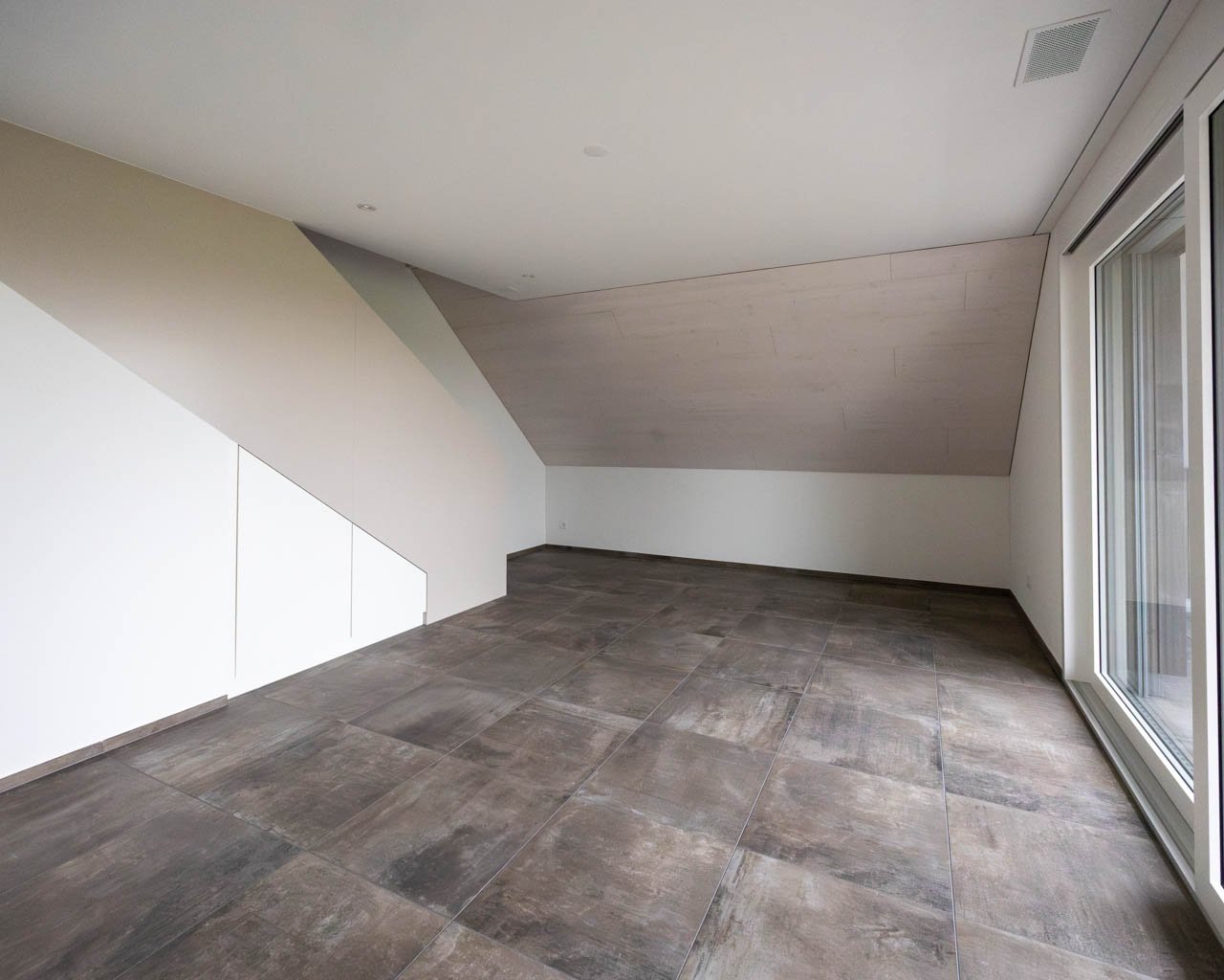 Erstbezug Moderne 2.5-Zimmer-Maisonette-Zimmerwohnung mit Blick ins Grüne - Bild 7