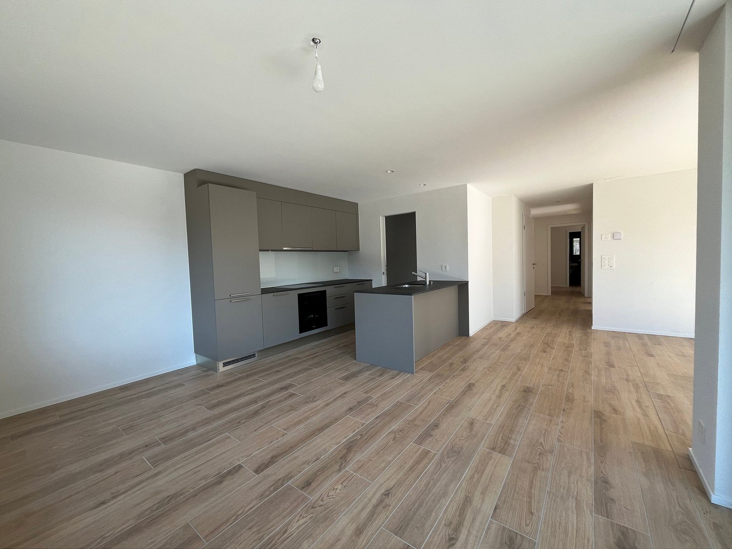 05713 - Appart. 4½ PCES - IMP. CHAMP-RIOND 7 - MATRAN - Bild 6