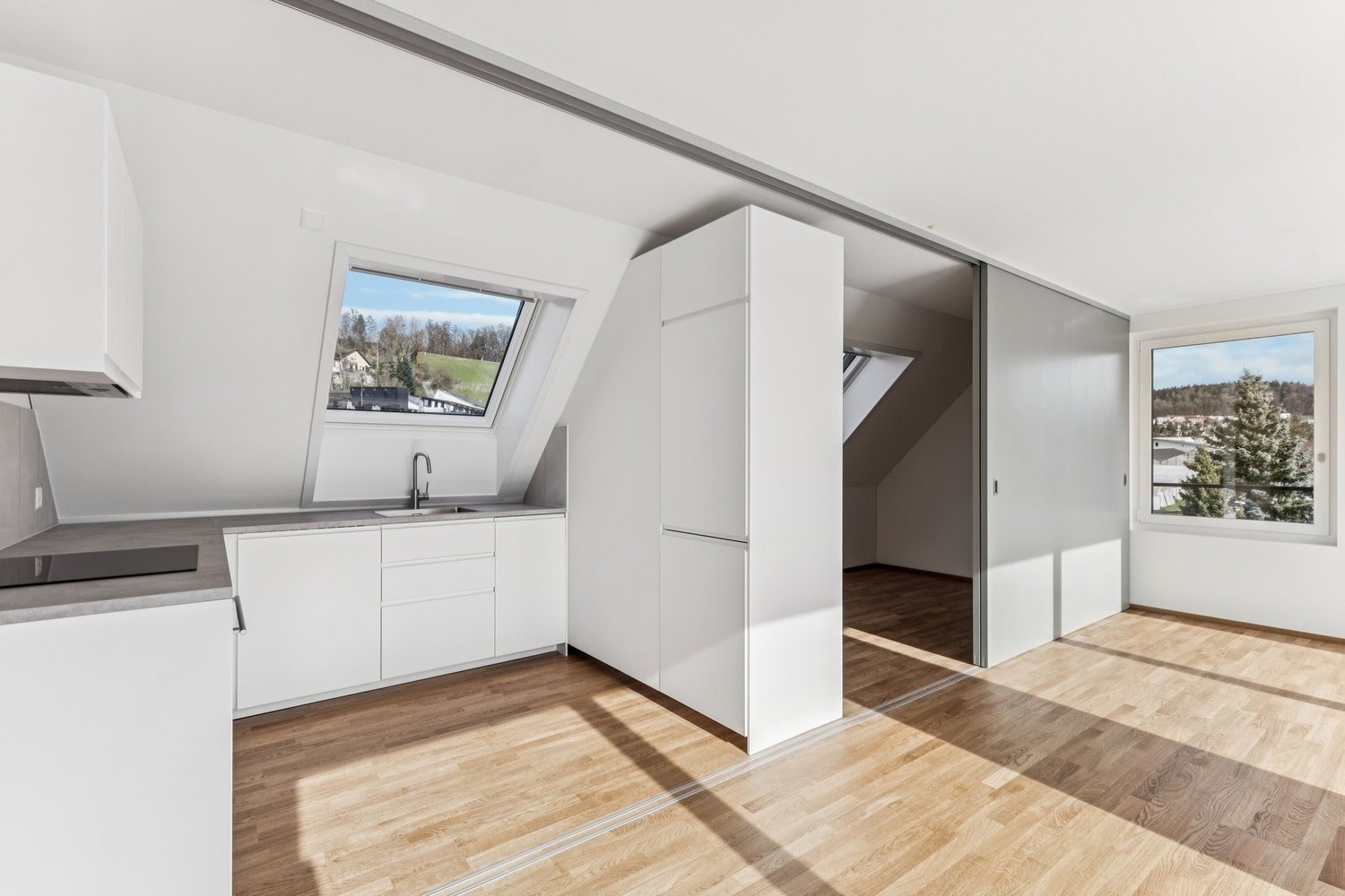 ERSTBEZUG: exklusiv Wohnen mit grosser Terrasse und Weitblick - Bild 2