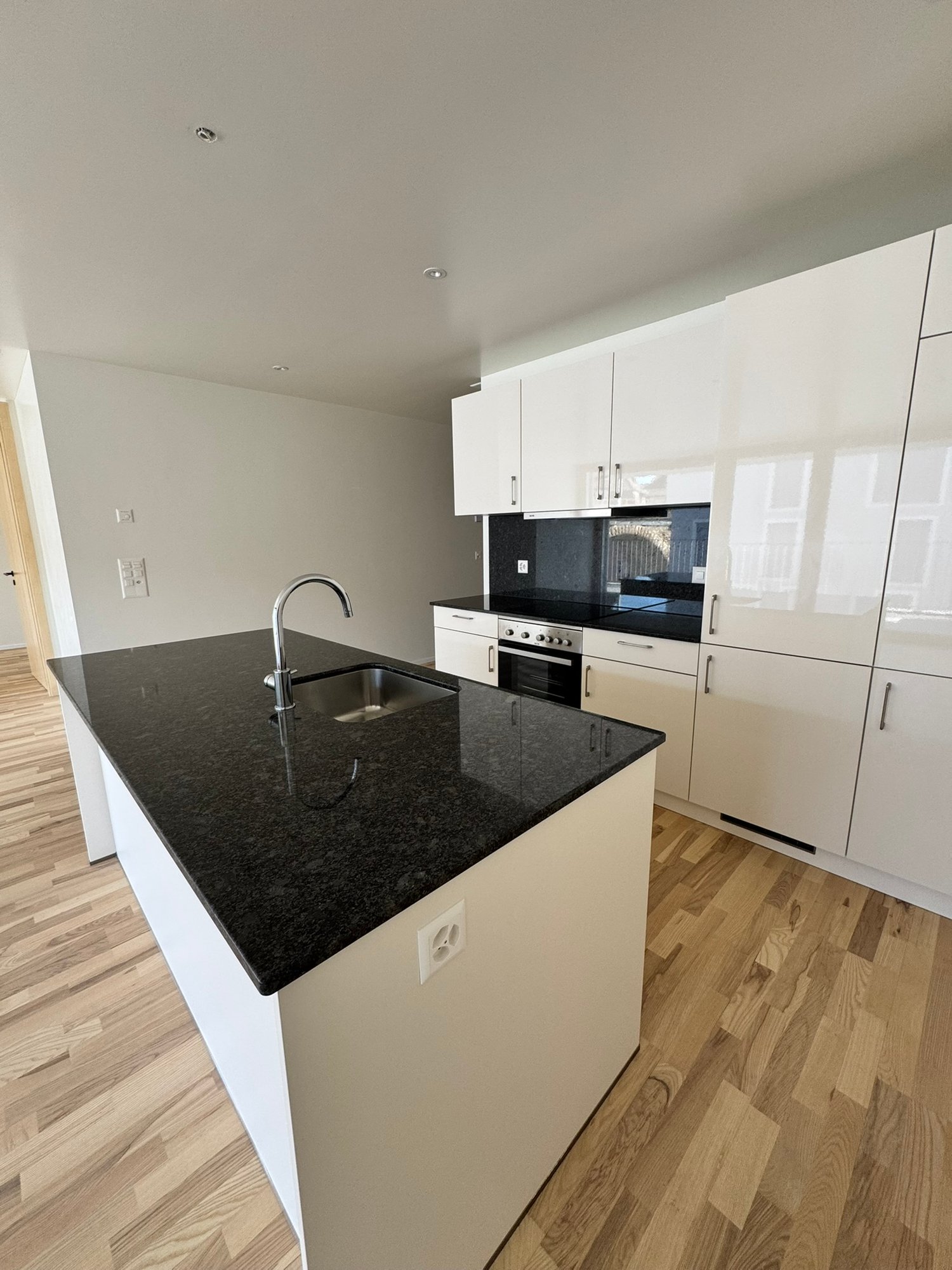 Moderne 3.5-Zimmer-Wohnung mit Balkon in Grenchen - Bild 2