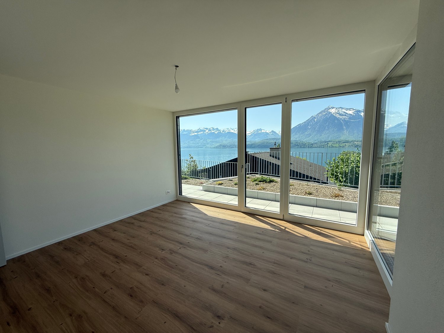 Exklusive Neubauwohnung mit Panorama-Seesicht in Oberhofen am Thunersee - Bild 4