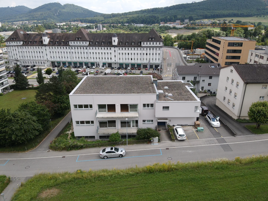 Fantastische Neubauwohnungen: 3.5 Zimmer, grosse Terrassen, hohe Decken, Keller, WM/TU - Bild 2