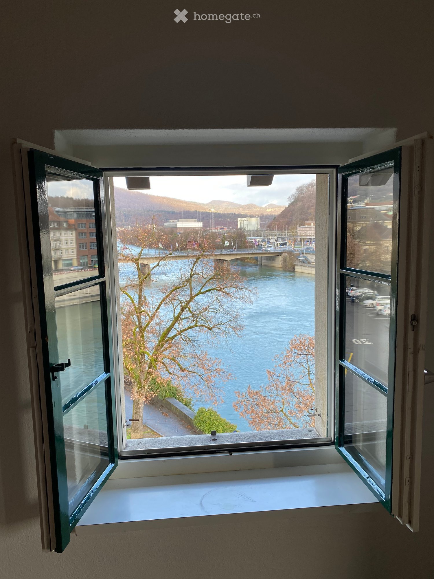 Charmante 2.5-Zimmer-Dachwohnung an zentraler Lage - Bild 2