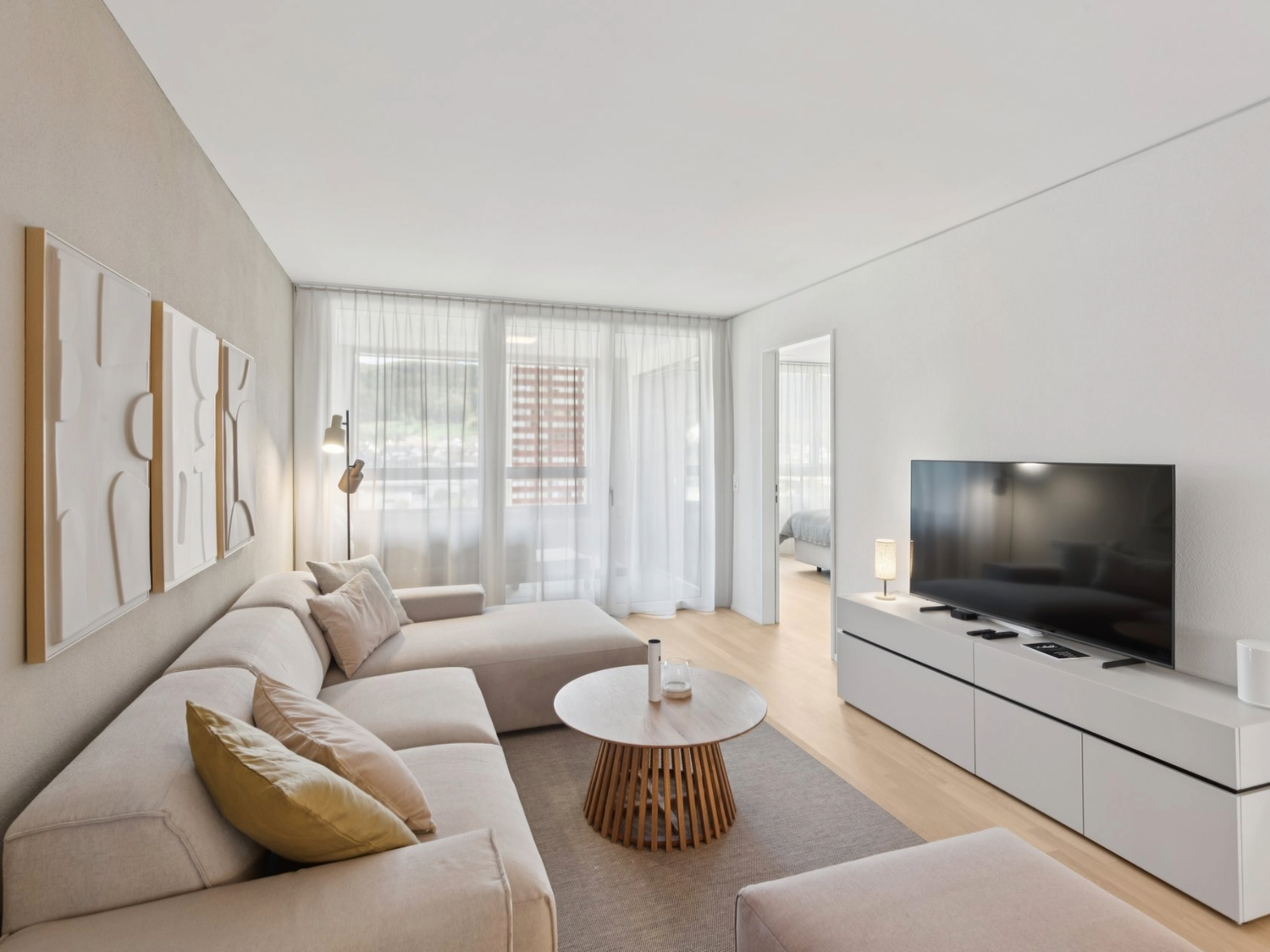 Möblierte Apartments mit Madrid Flair  direkt im grössten Shoppingcenter der Schweiz! - Bild 4