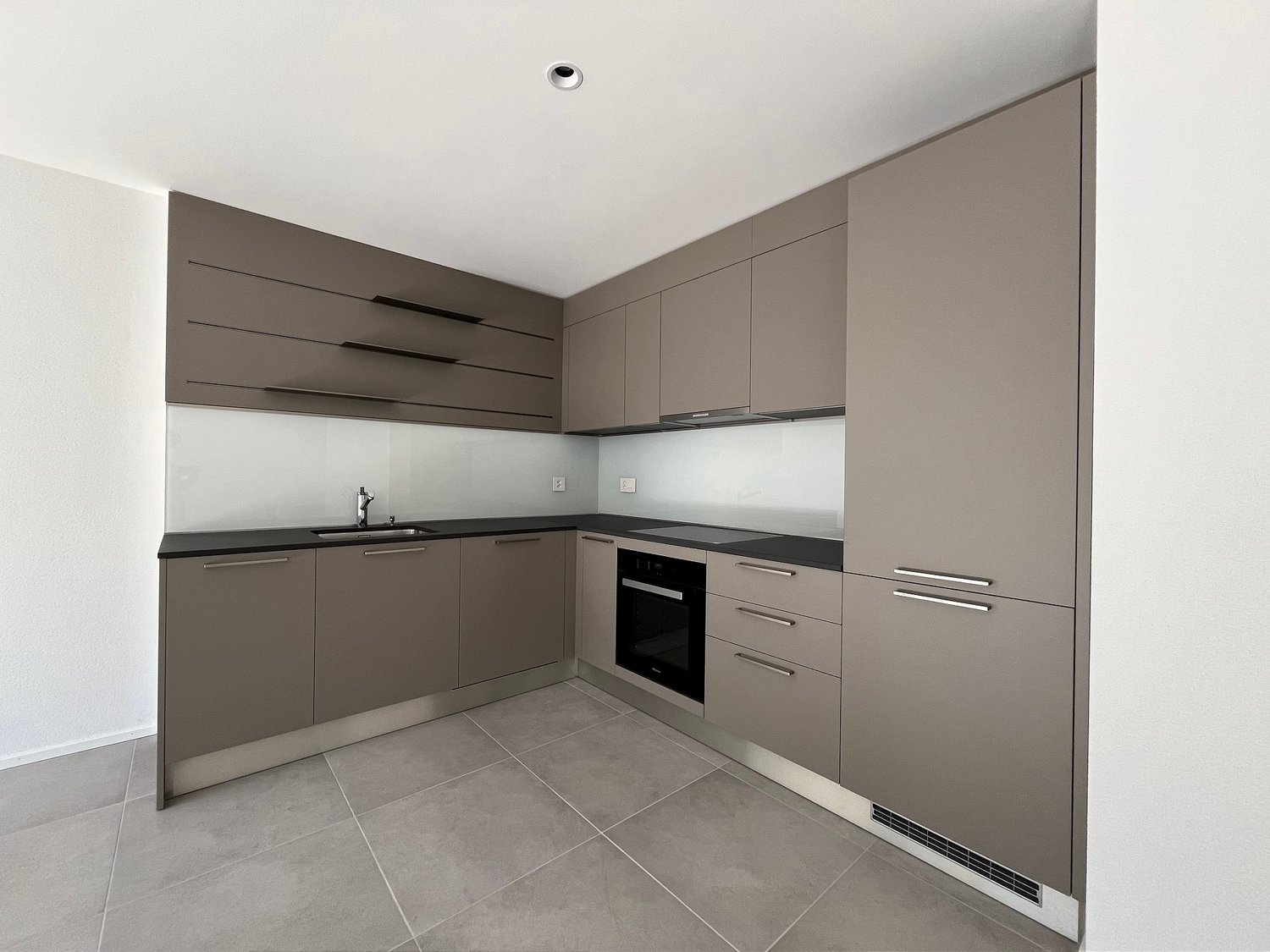 05700 - Appart. 3½ PCES - IMP. CHAMP-RIOND 26 - MATRAN - Bild 5