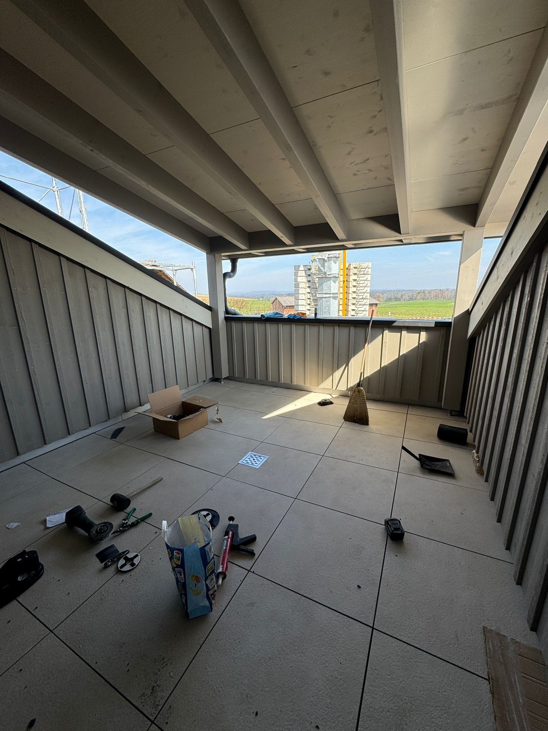 Stilvoll wohnen im Herzen von Hünikon - Balkon