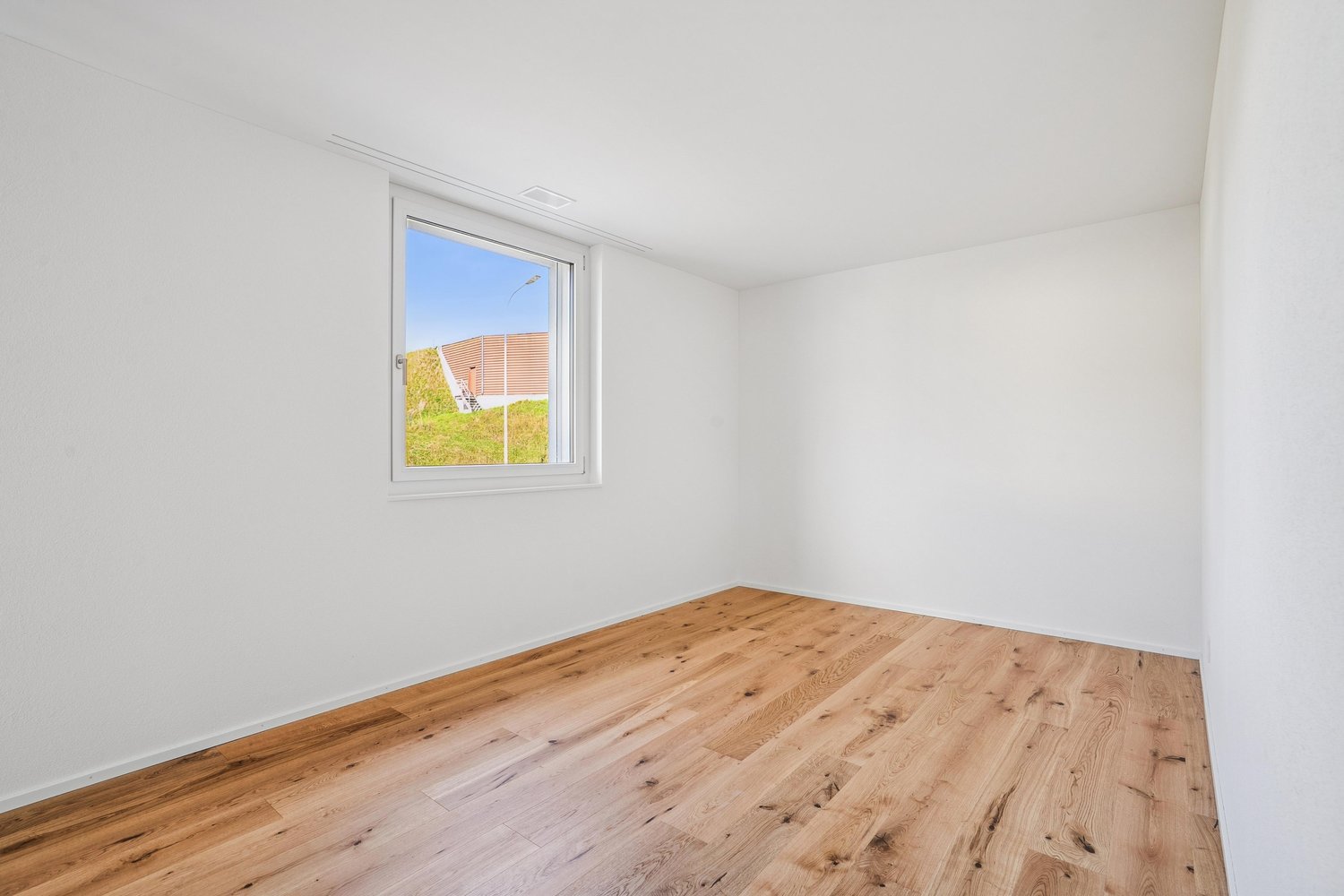 Modern - mit Sitzplatz und Loggia - Neubau - Bild 2