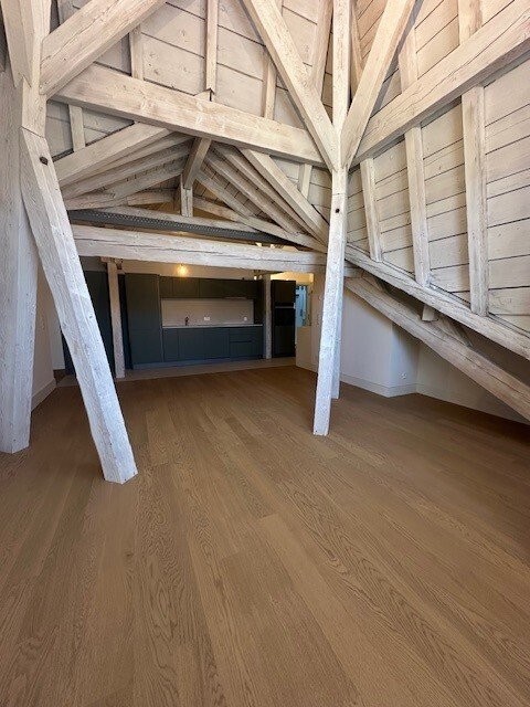 Découvrez ce 3,5 pièces unique sous-gare! - piece_a_vivre.jpg